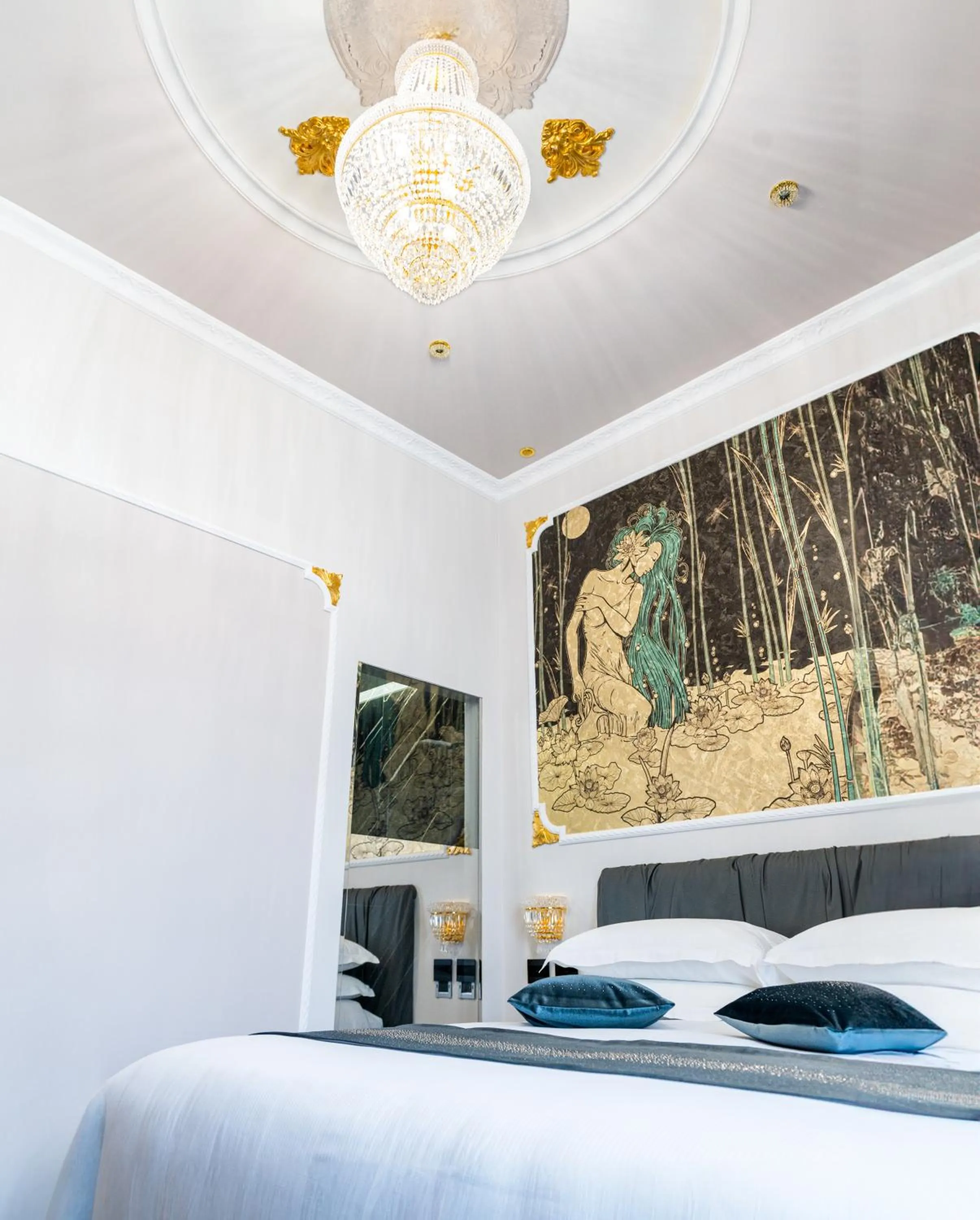 Bed in Queen Cattleya Suite