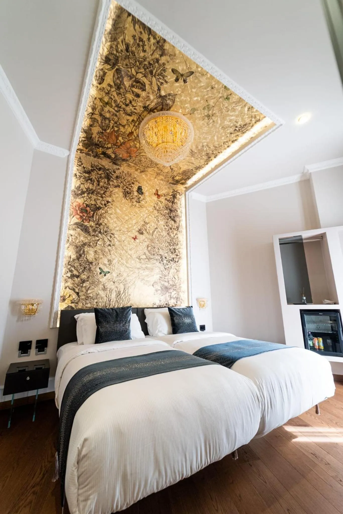 Bed in Queen Cattleya Suite