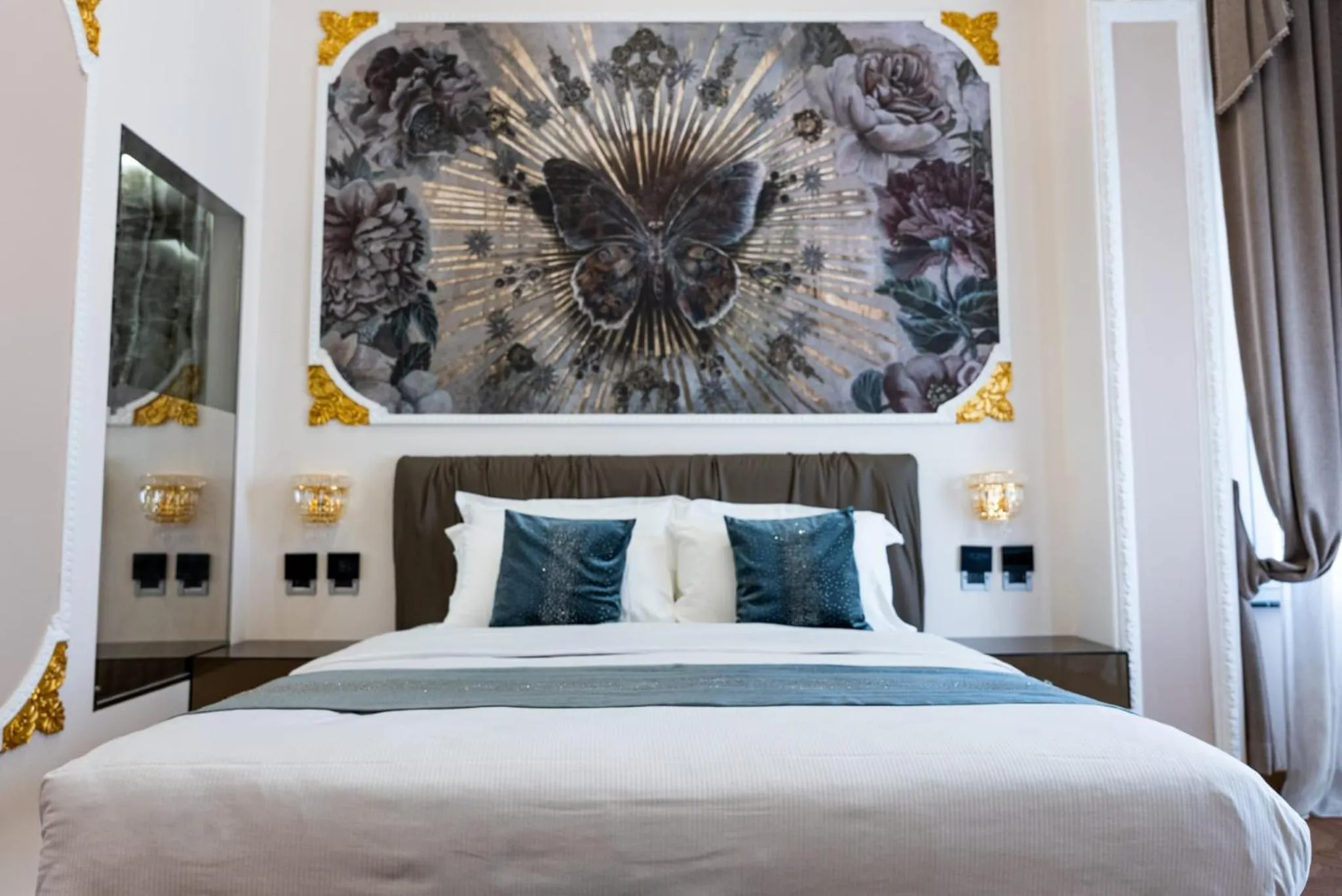 Bed in Queen Cattleya Suite