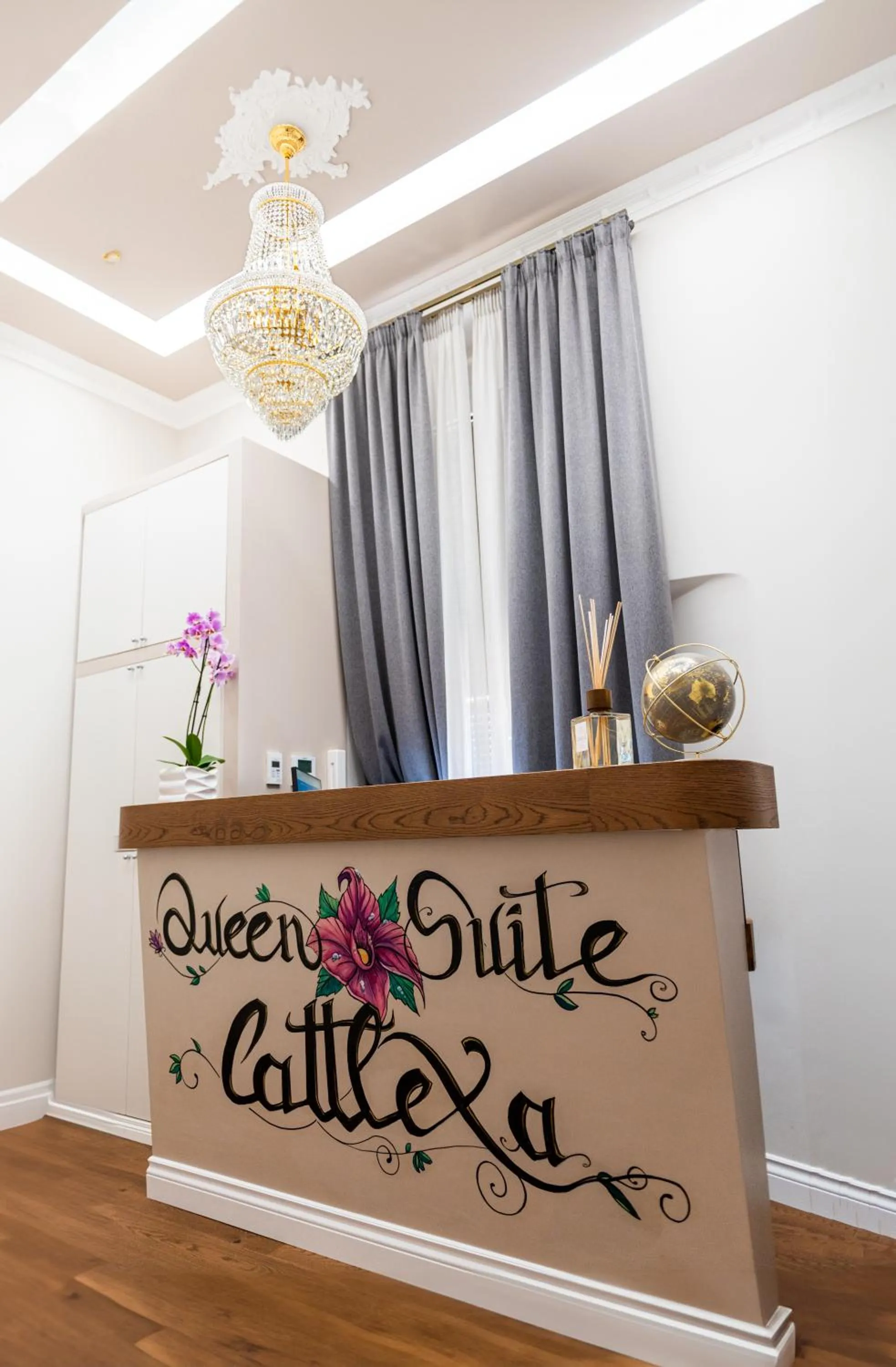 Queen Cattleya Suite