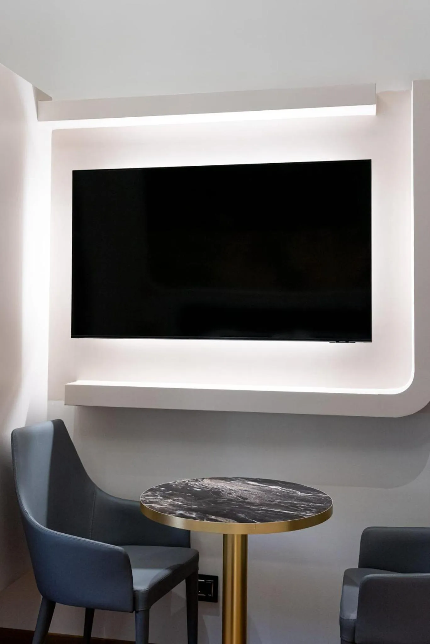 Queen Cattleya Suite