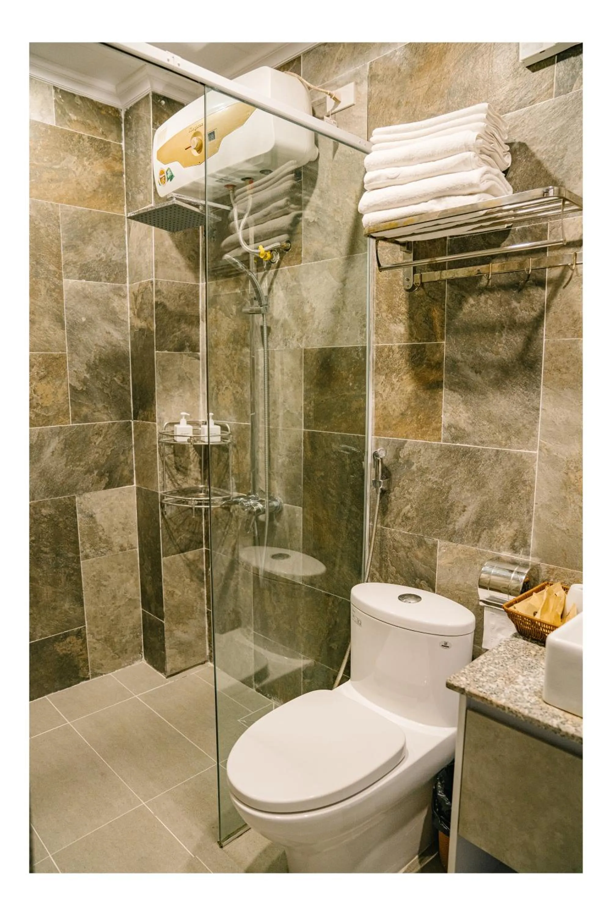 Shower in Tam Coc Windy Fields