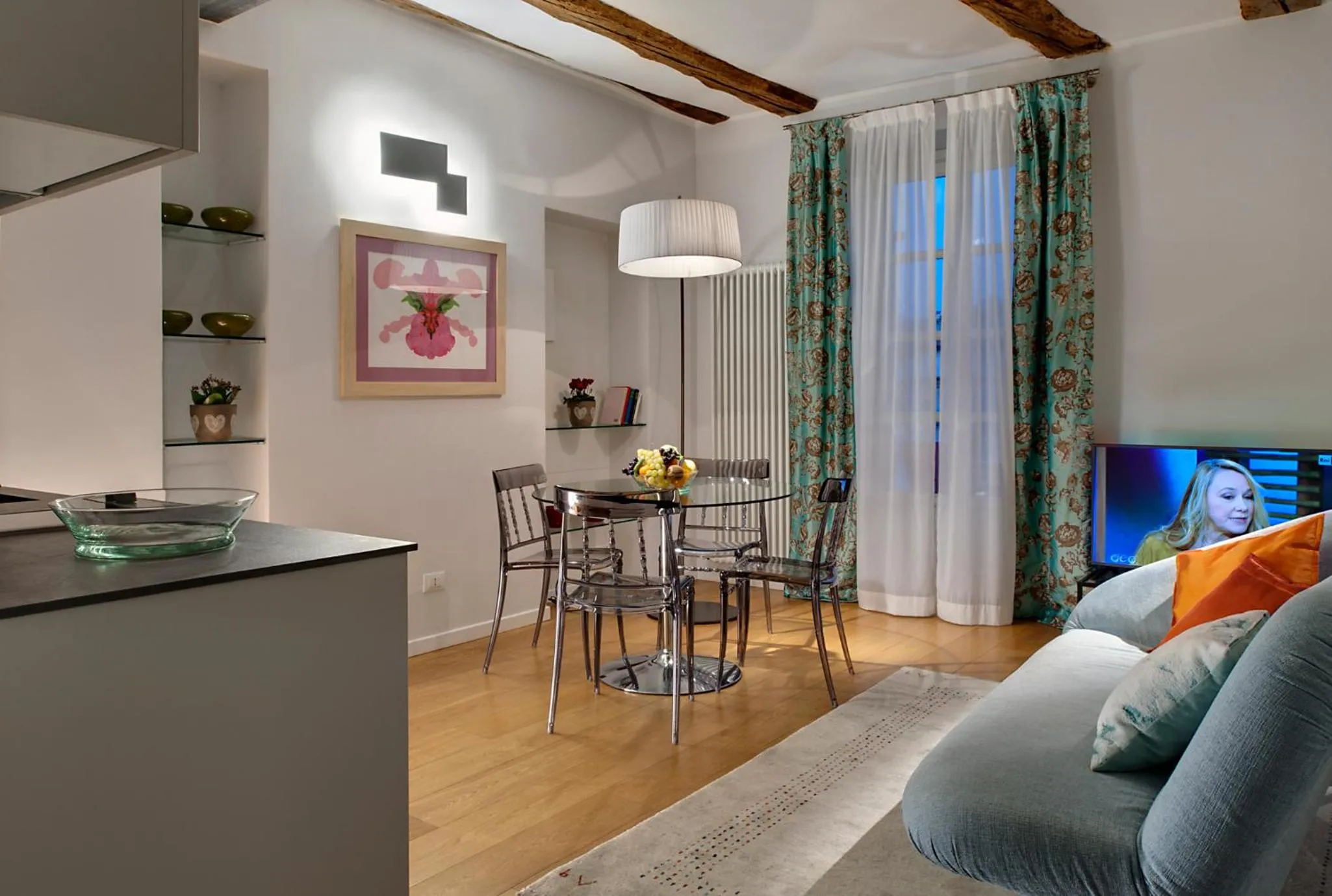 Dining area in Piazza Vittorio Suites