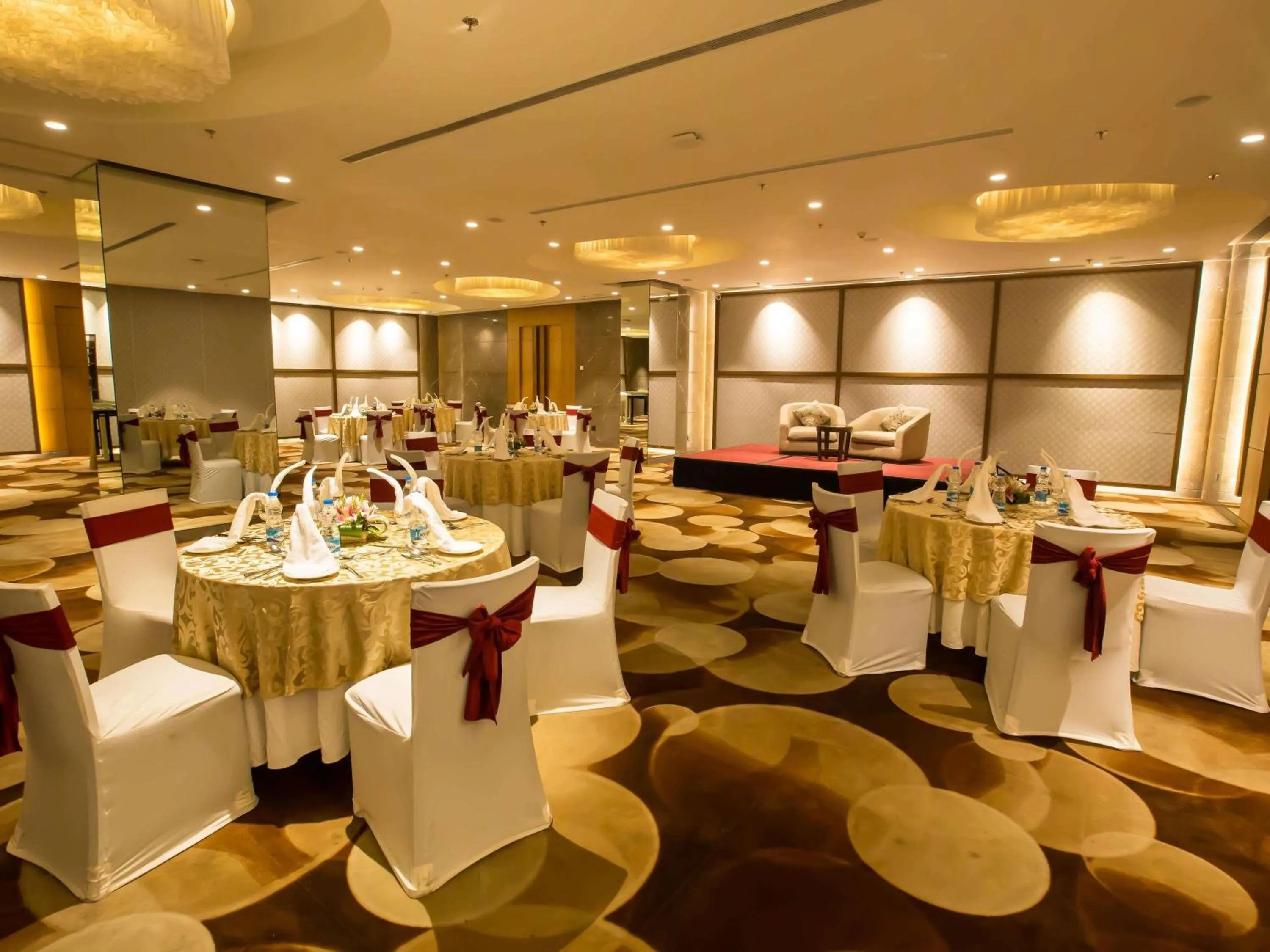 Meeting/conference room in Novotel Kolkata Hotel and Residences