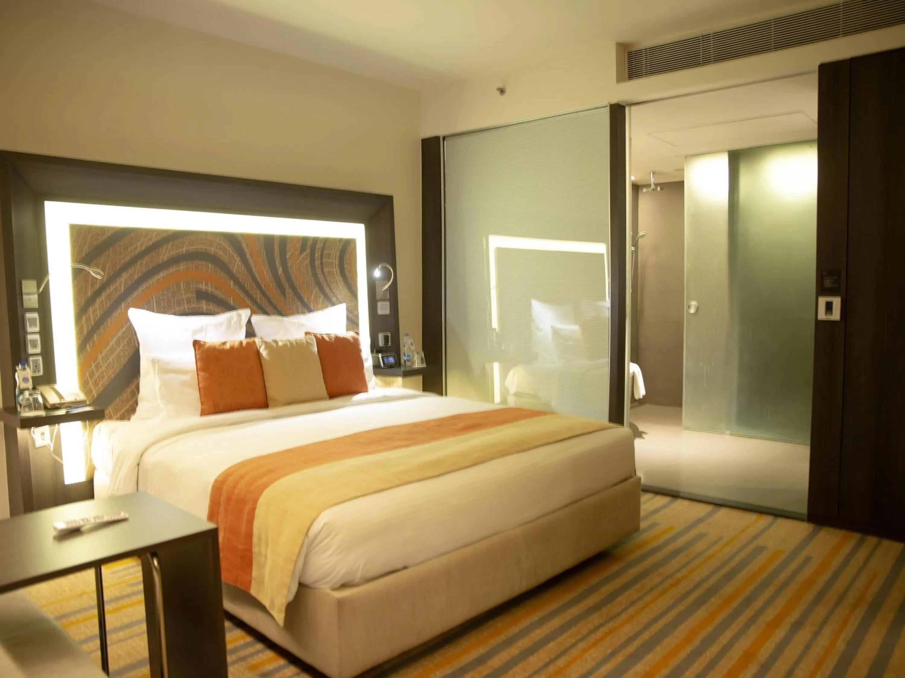 Bedroom, Bed in Novotel Kolkata Hotel and Residences