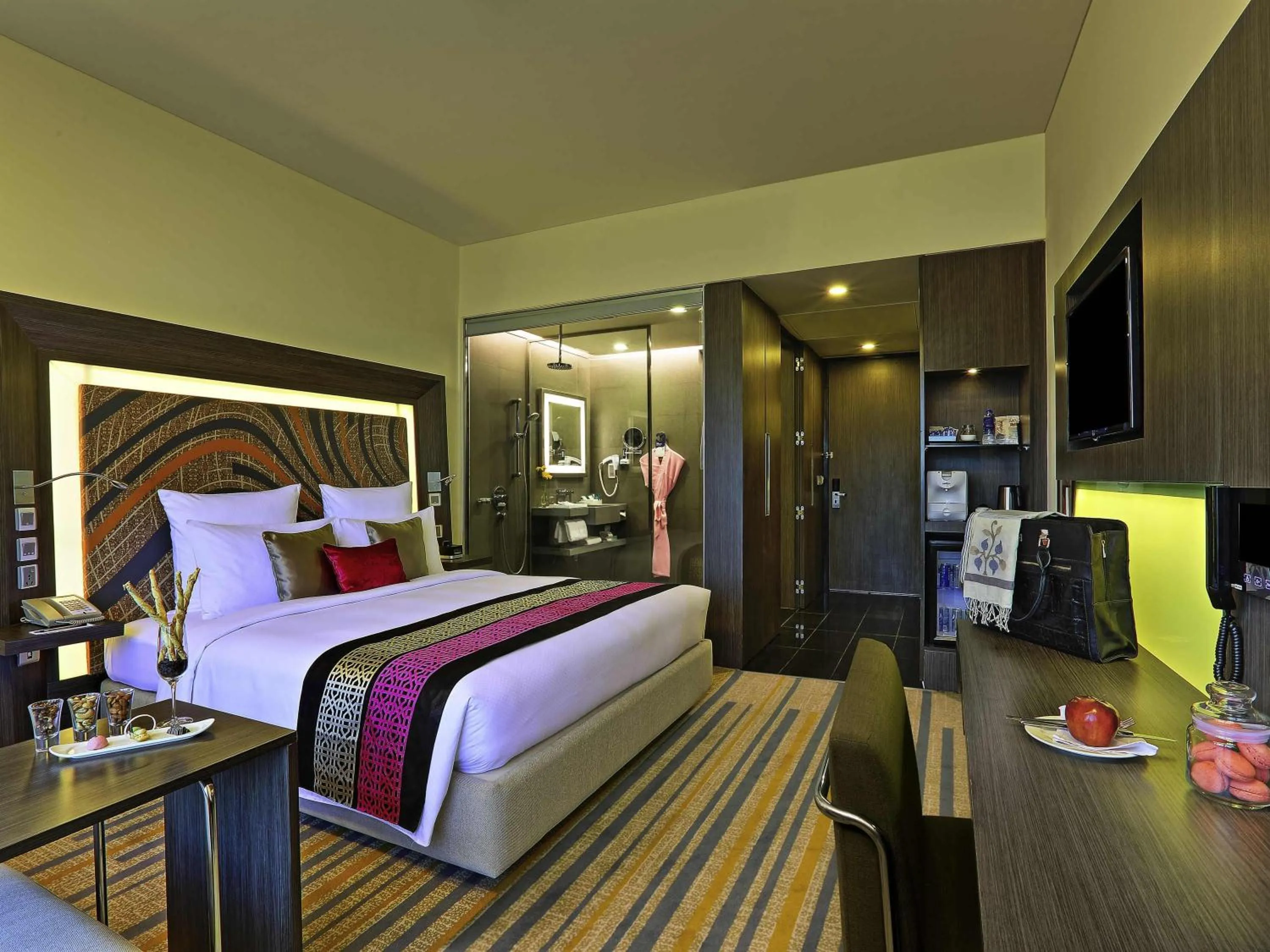 Bedroom, Bed in Novotel Kolkata Hotel and Residences