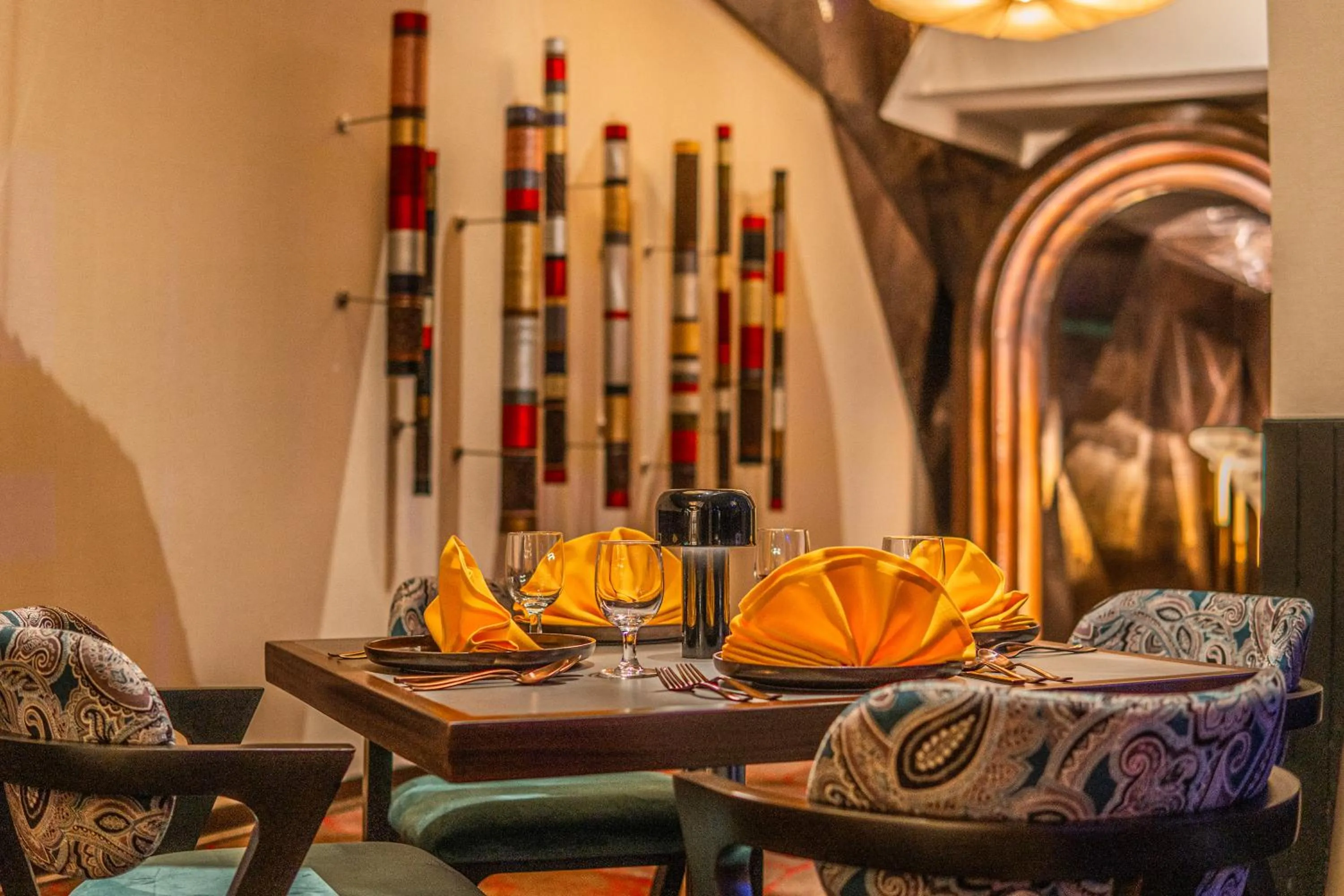 Restaurant/places to eat in Novotel Kolkata Hotel and Residences