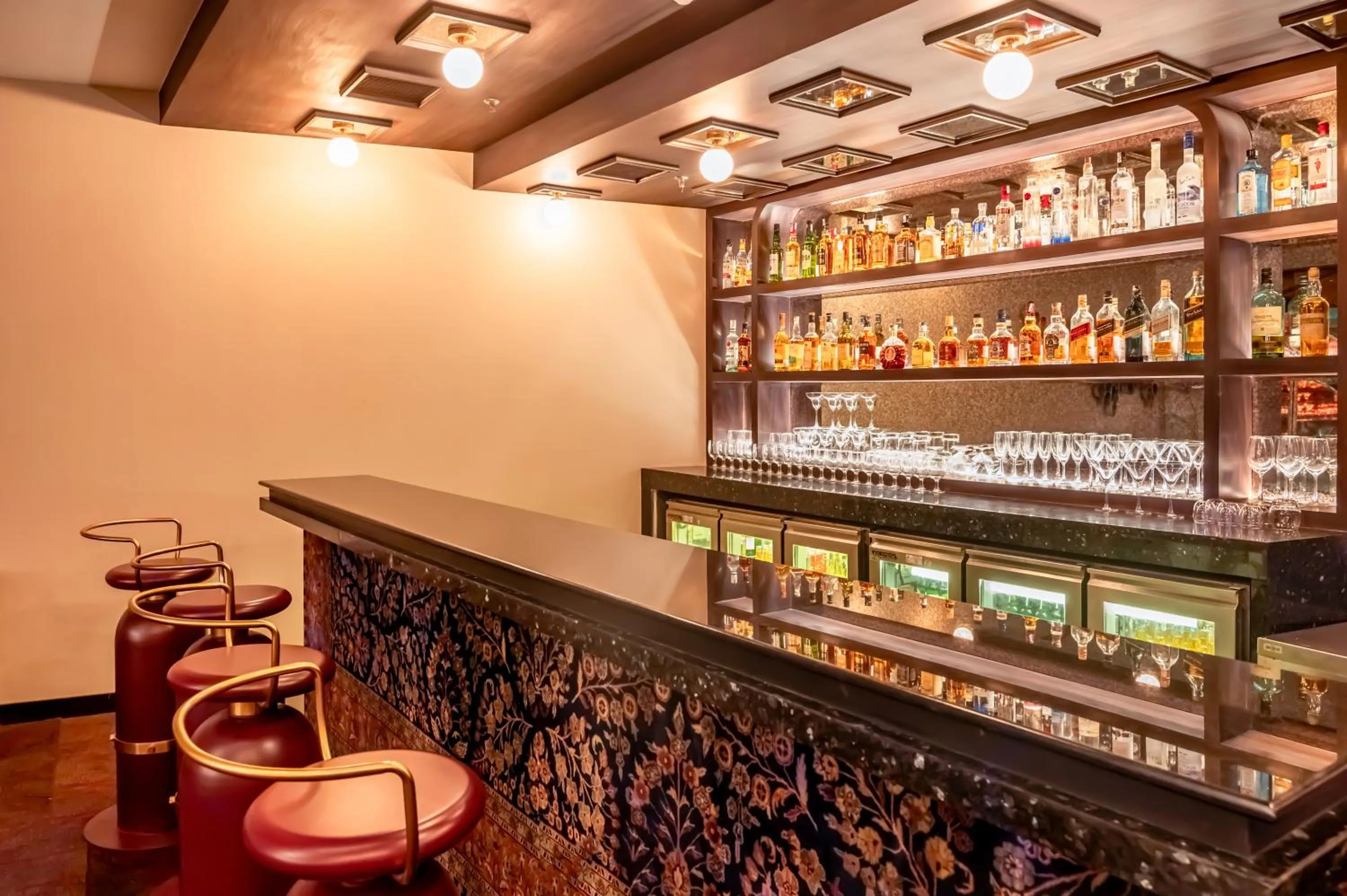 Restaurant/places to eat in Novotel Kolkata Hotel and Residences