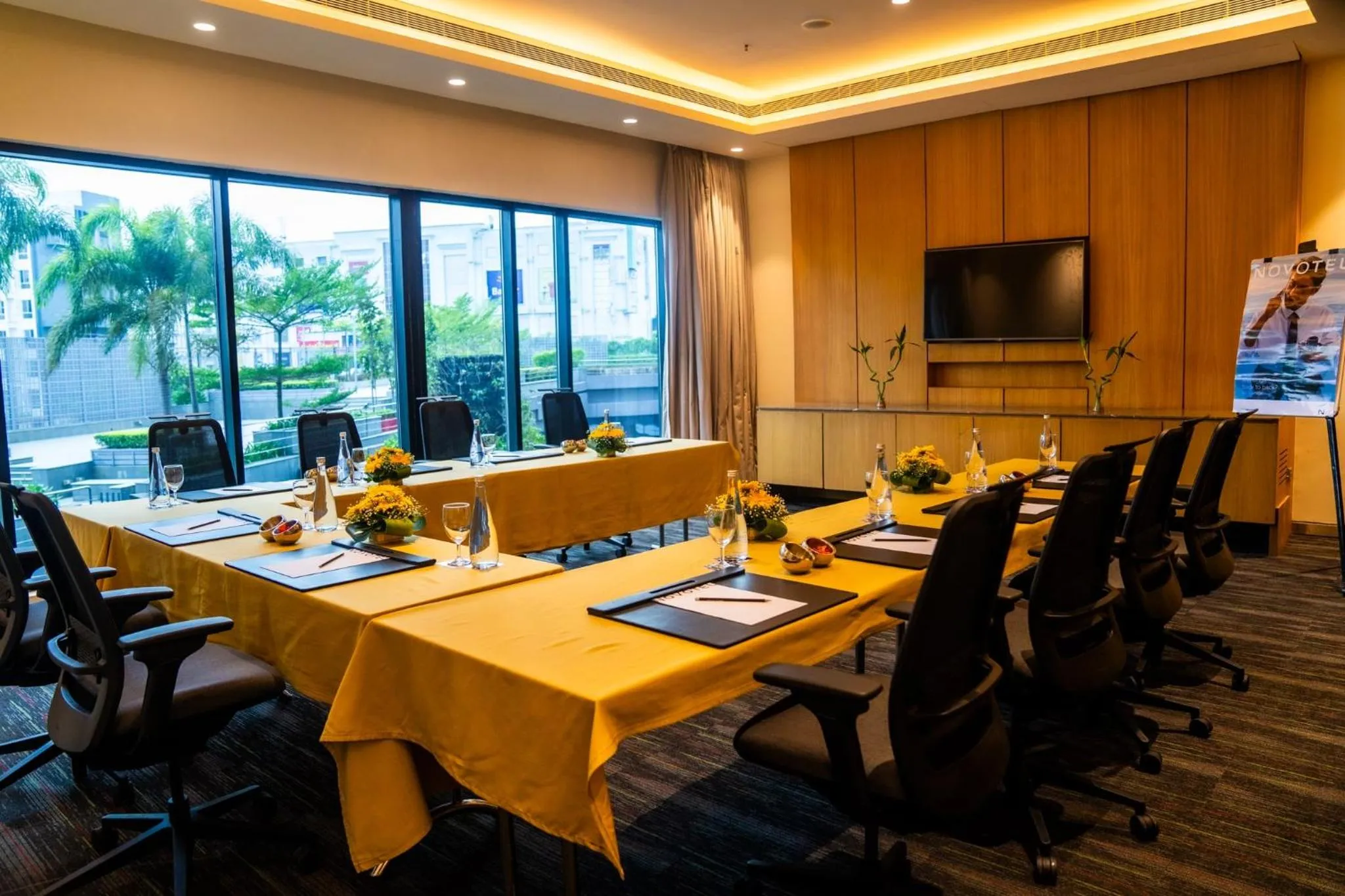 Meeting/conference room in Novotel Kolkata Hotel and Residences