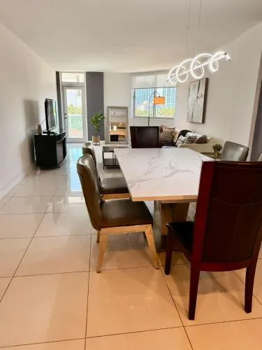 SPECIAL Beautiful Modern Beach Condo