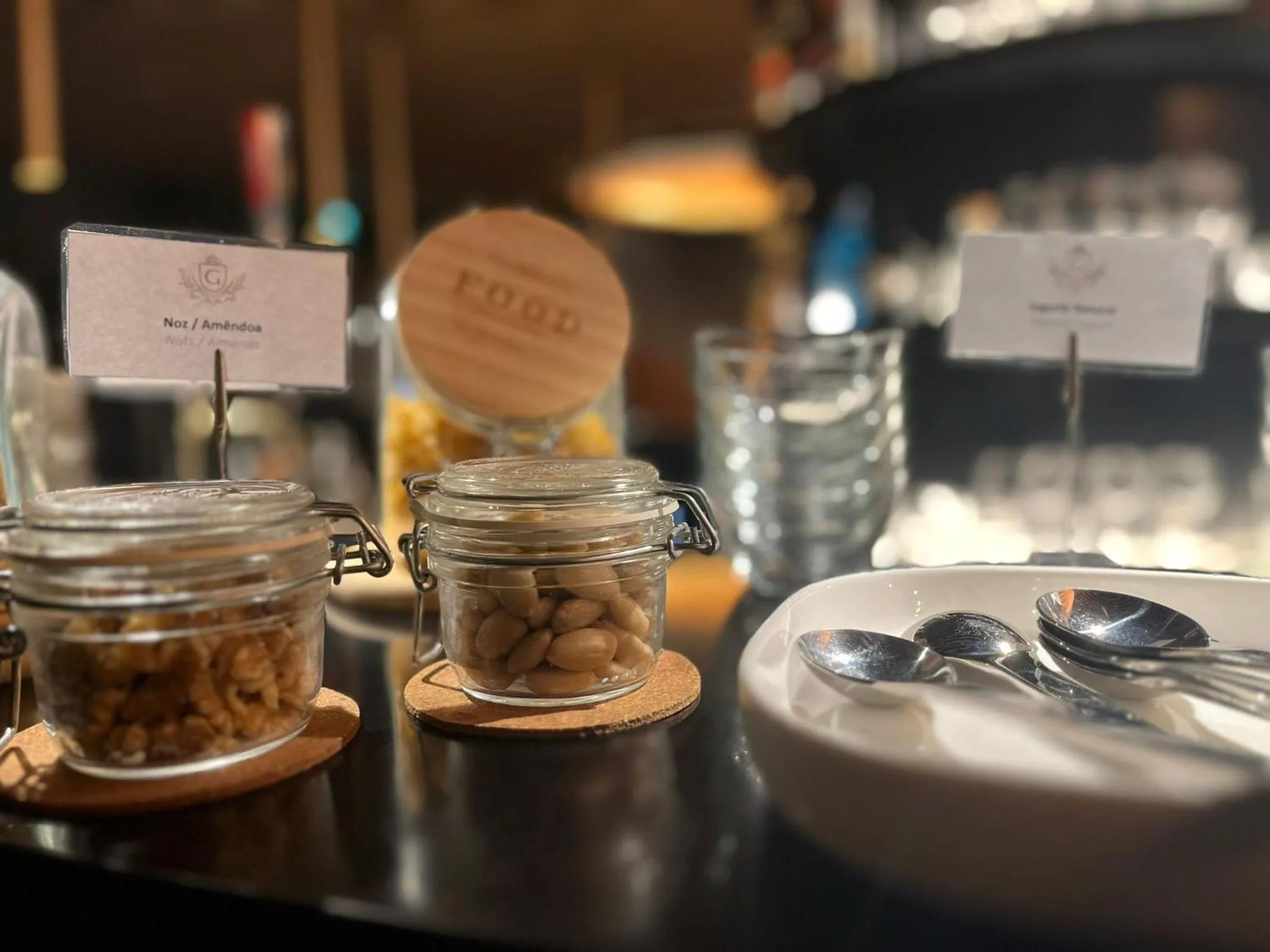 Restaurant/places to eat in Golden Lisbon Hotel