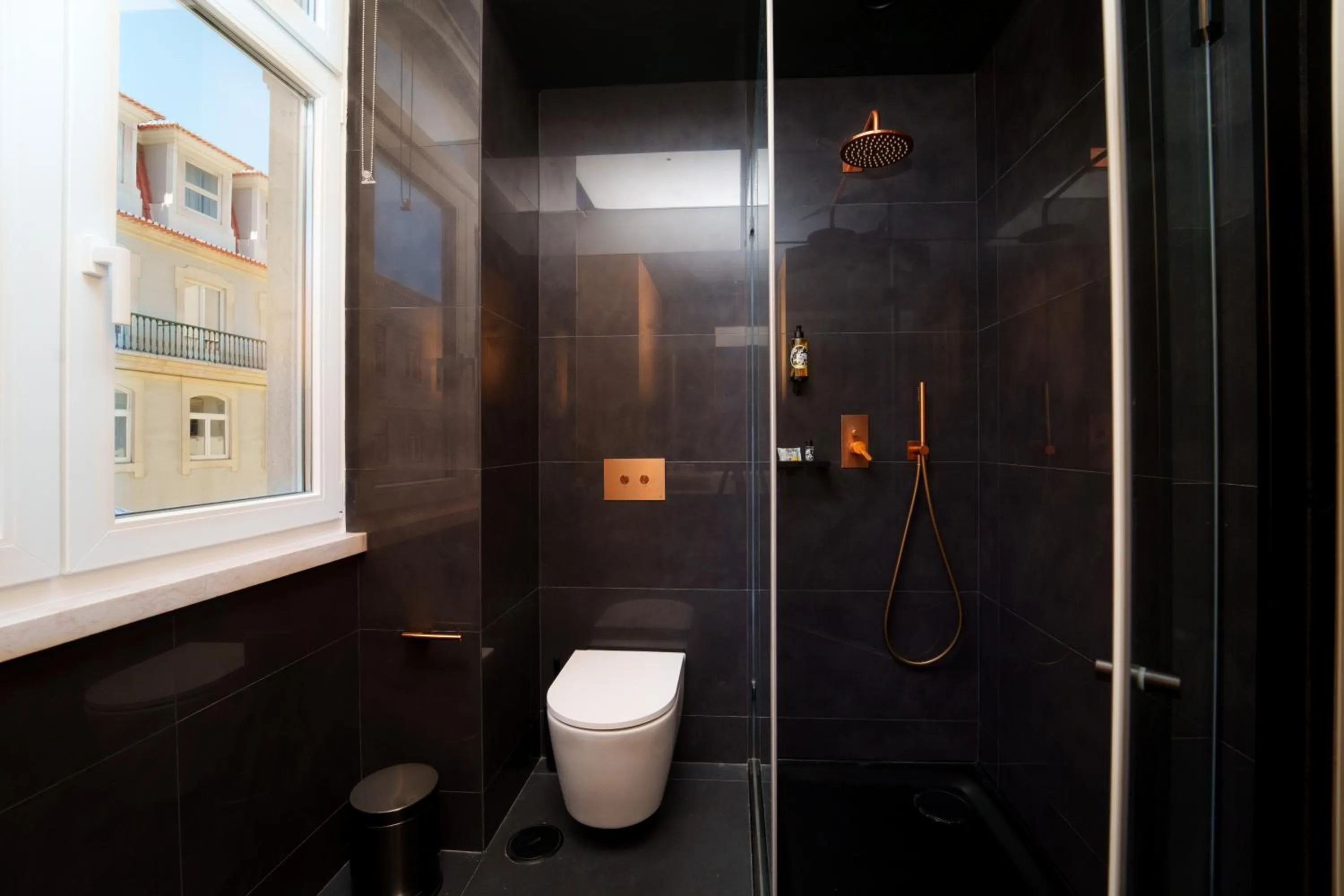 Shower in Golden Lisbon Hotel