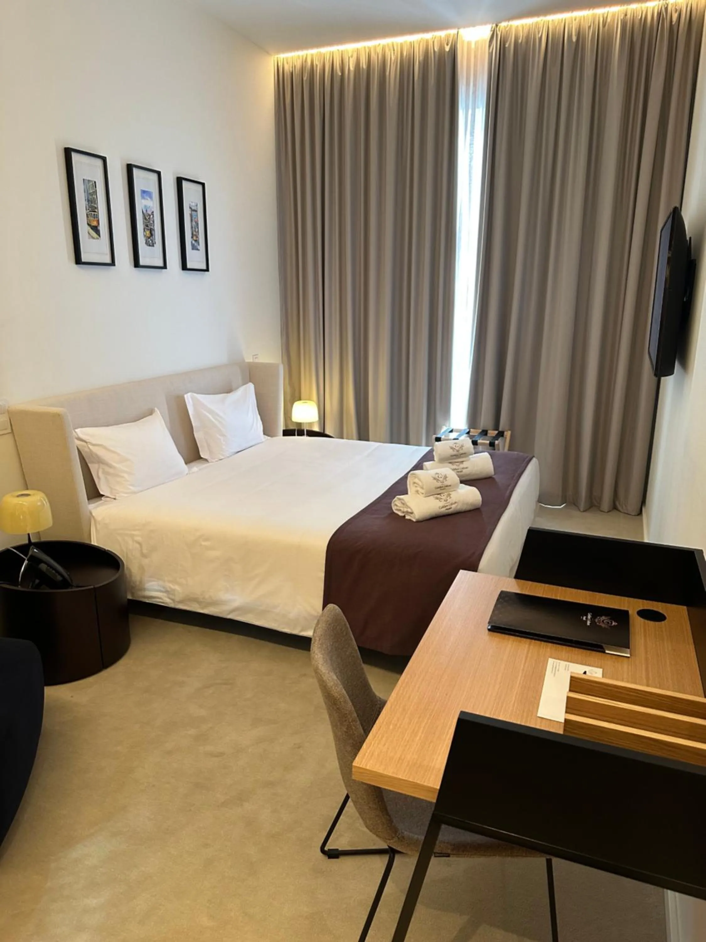 Bed in Golden Lisbon Hotel