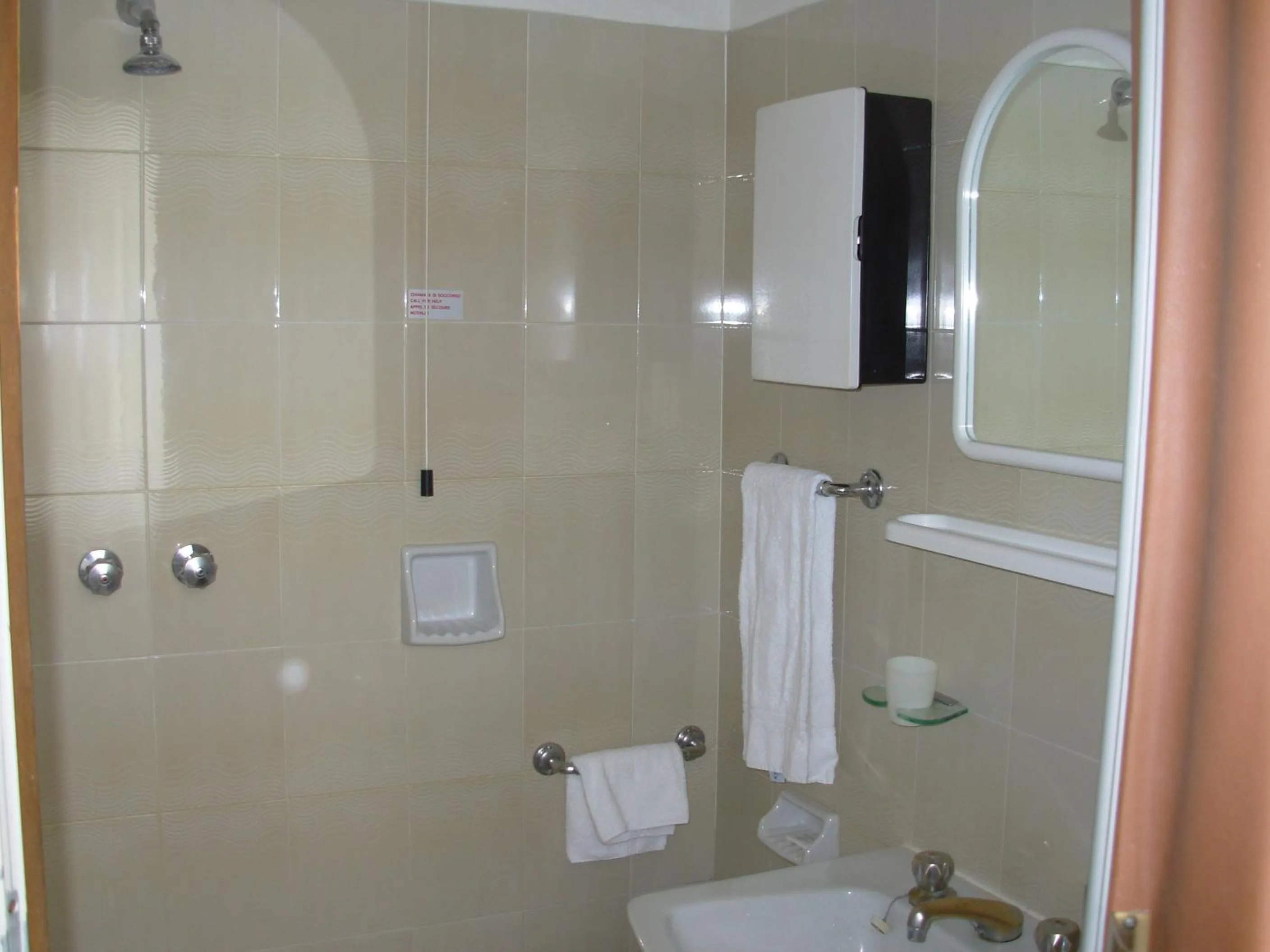 Bathroom in Hotel Saturno