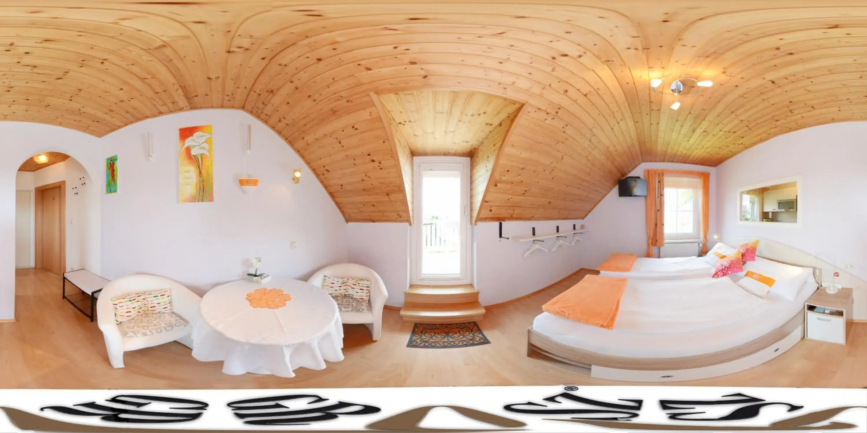 Studio with Balcony and Spa Bath - single occupancy in Privatzimmer Haus Gschweitl Studio with Balcony and Spa Bath - single occupancy in Privatzimmer Haus Gschweitl
