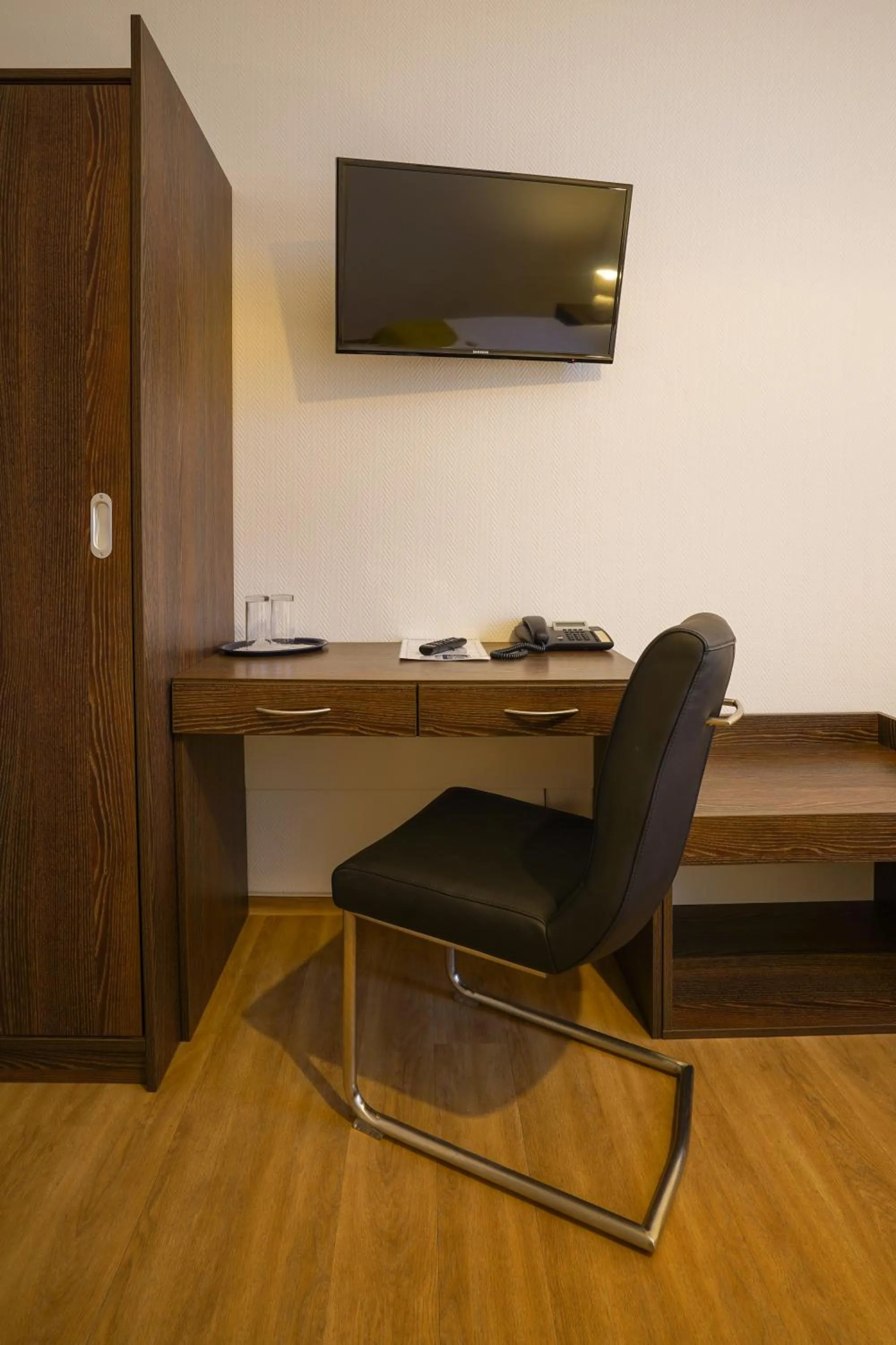 Photo of the whole room in Hotel Seeschlösschen