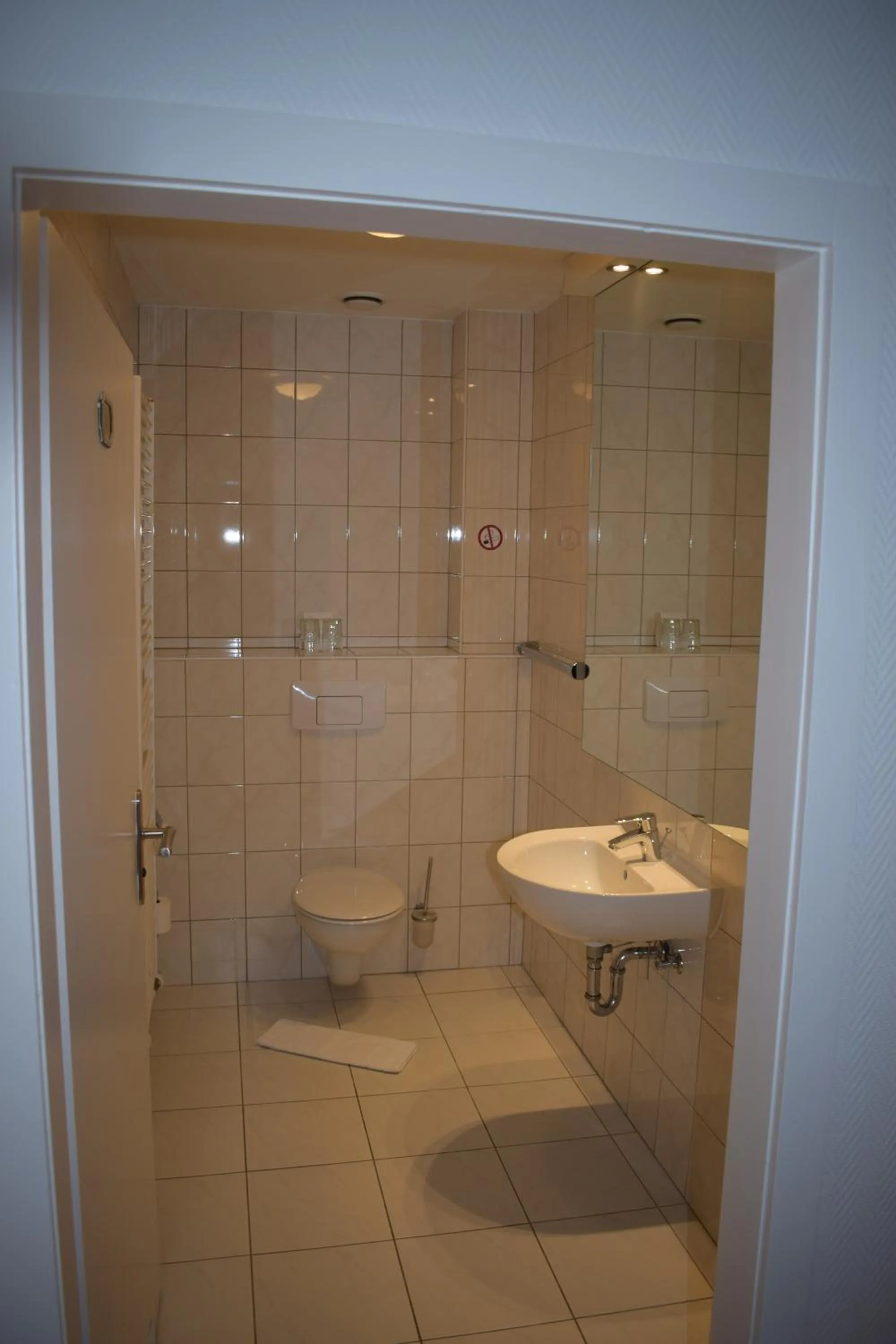 Toilet in Hotel Seeschlösschen