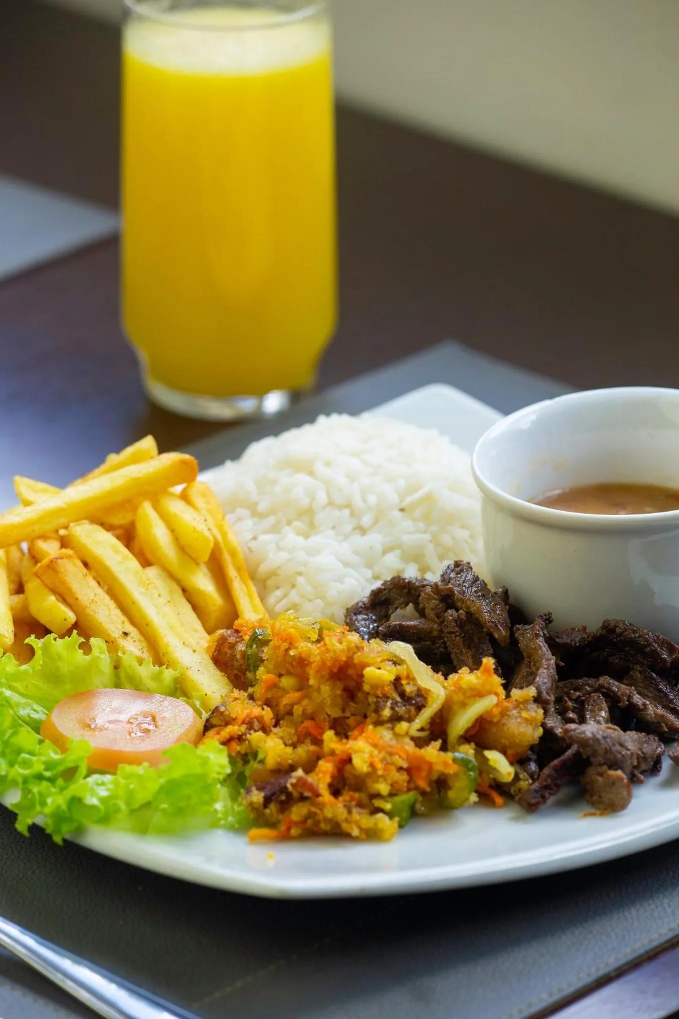 Restaurant/places to eat in CHA Pampulha Design Hotel