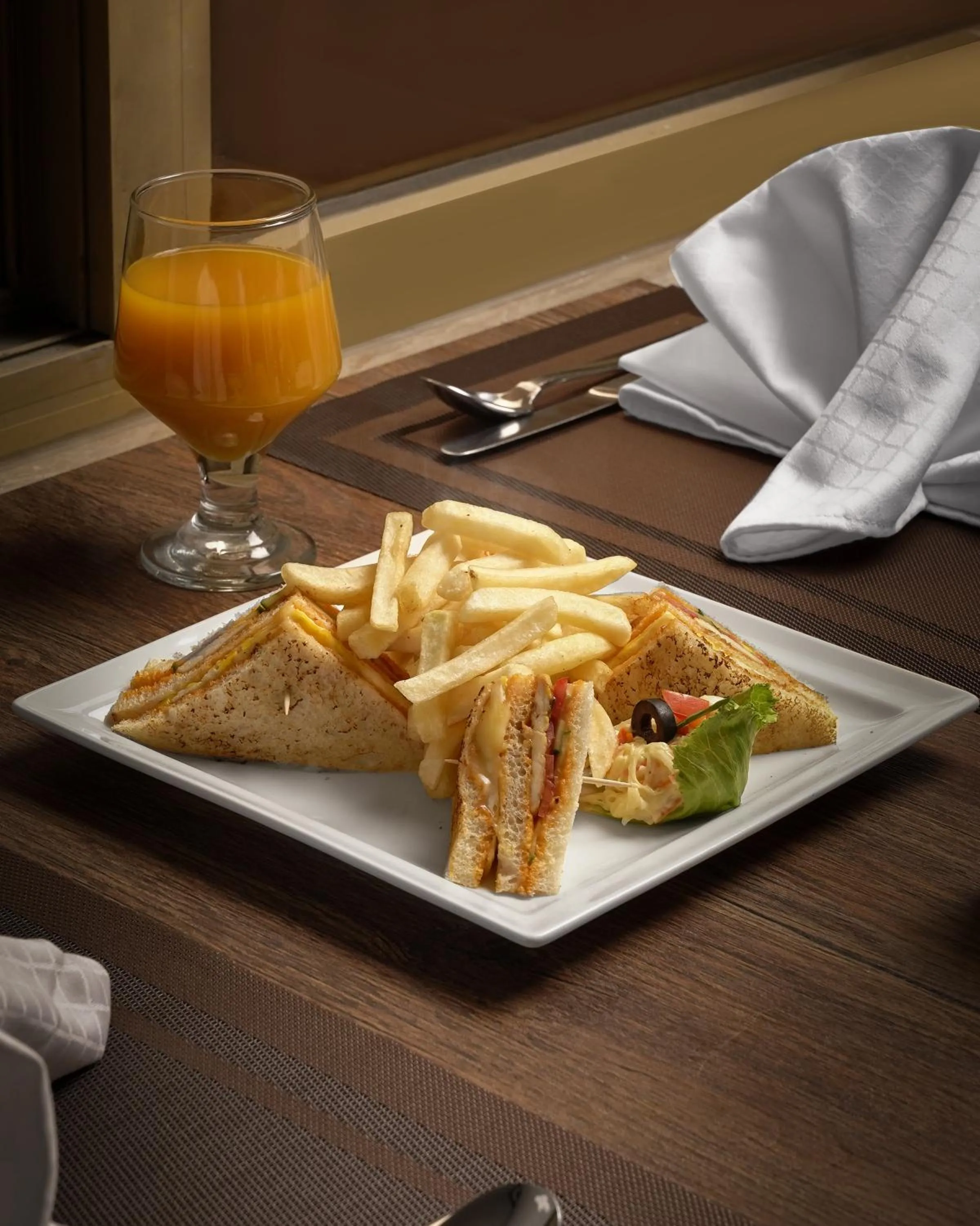 Food and drinks in Faletti's Express- Shimla Hill