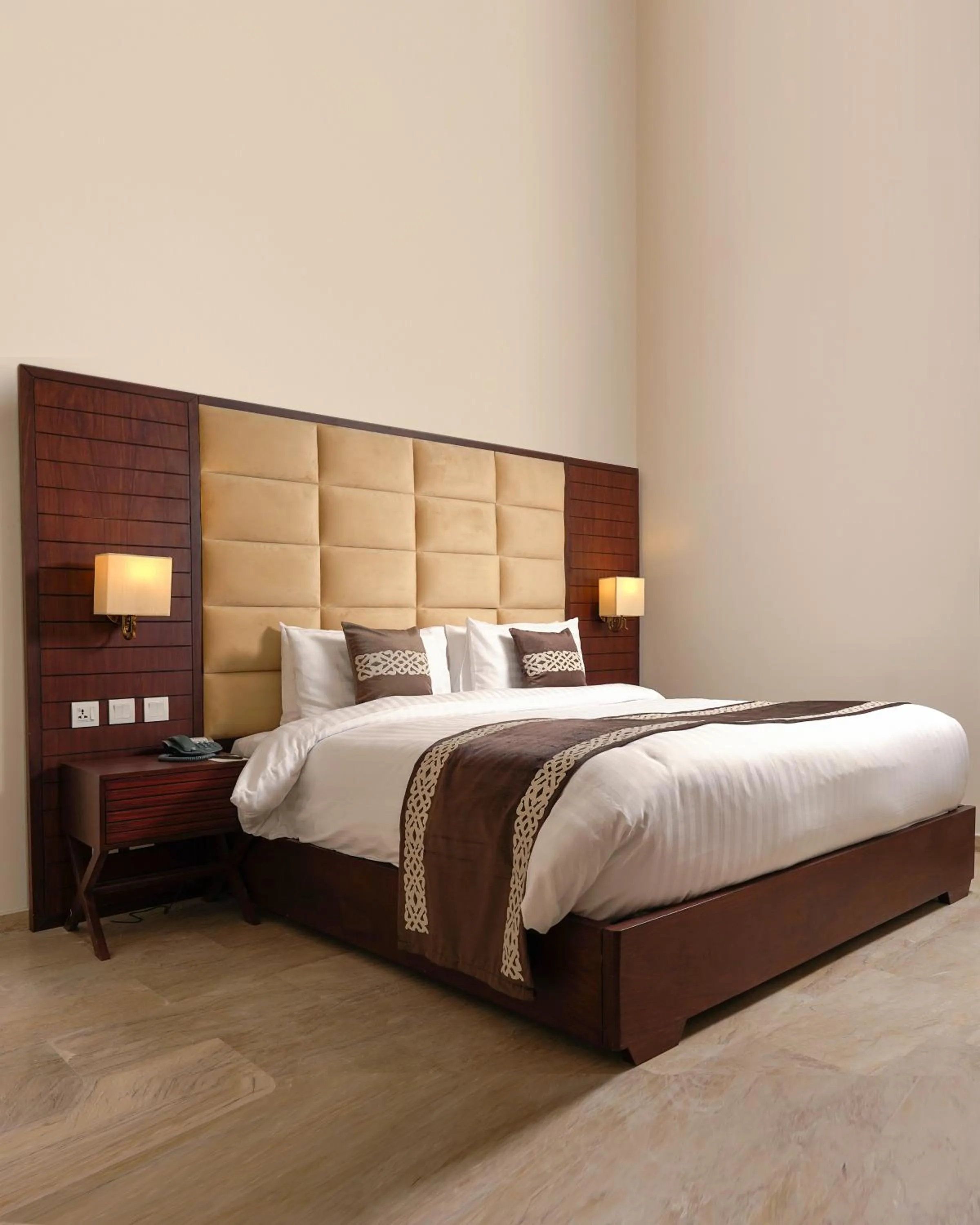 Bed in Faletti's Express- Shimla Hill