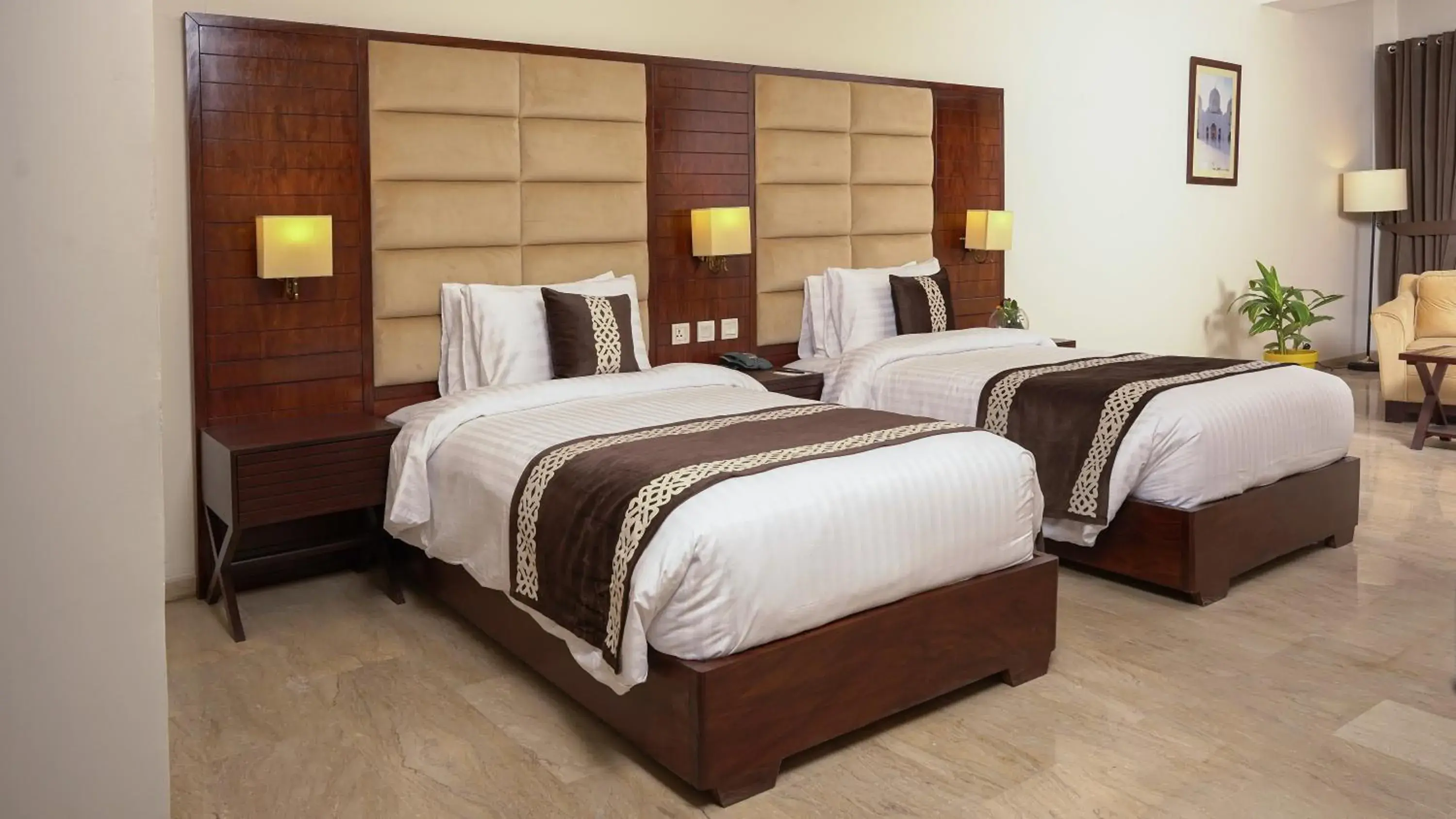 Deluxe Twin Room in Faletti's Express- Shimla Hill Deluxe Twin Room in Faletti's Express- Shimla Hill