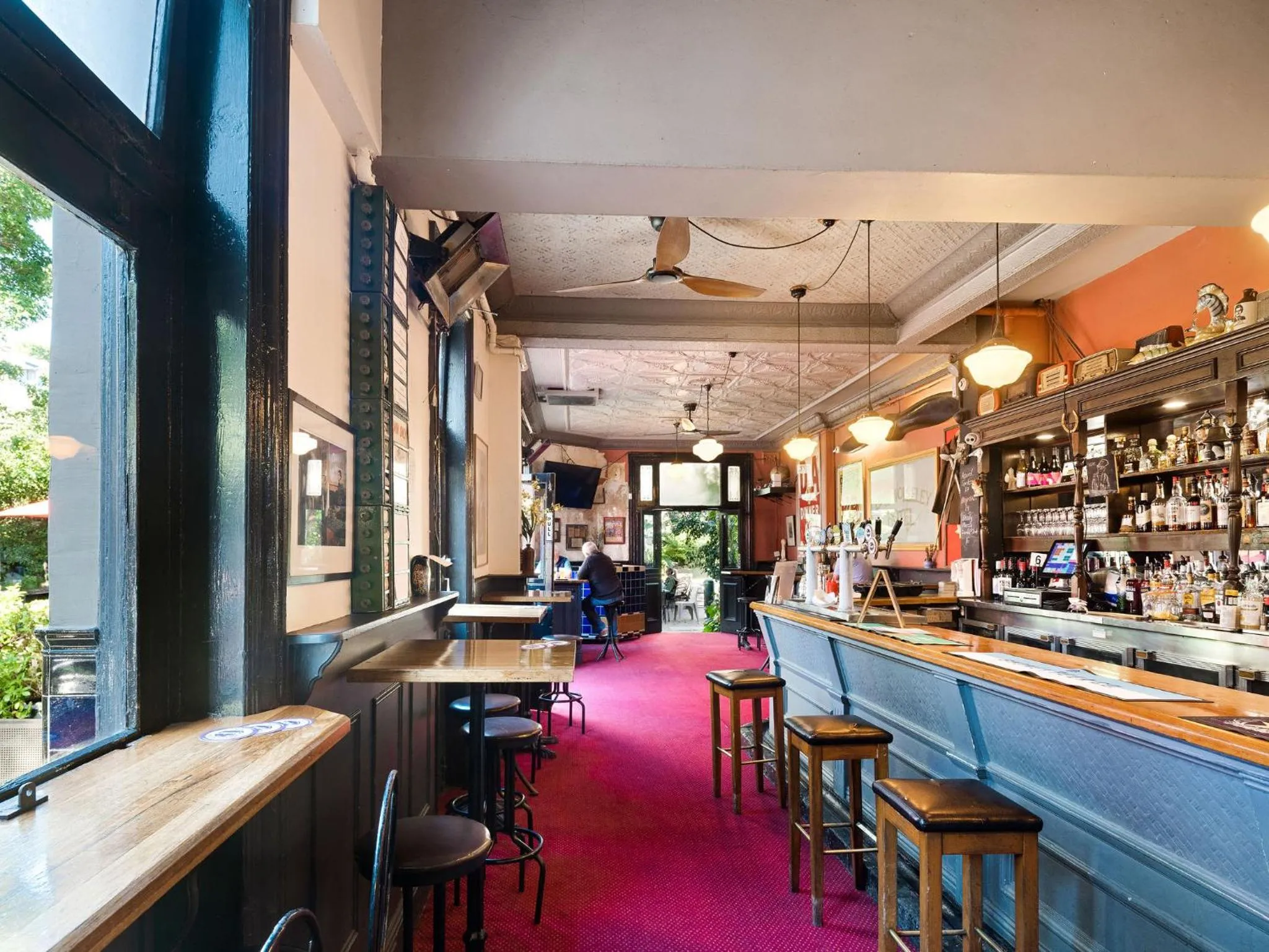 Food and drinks in Lord Wolseley Hotel