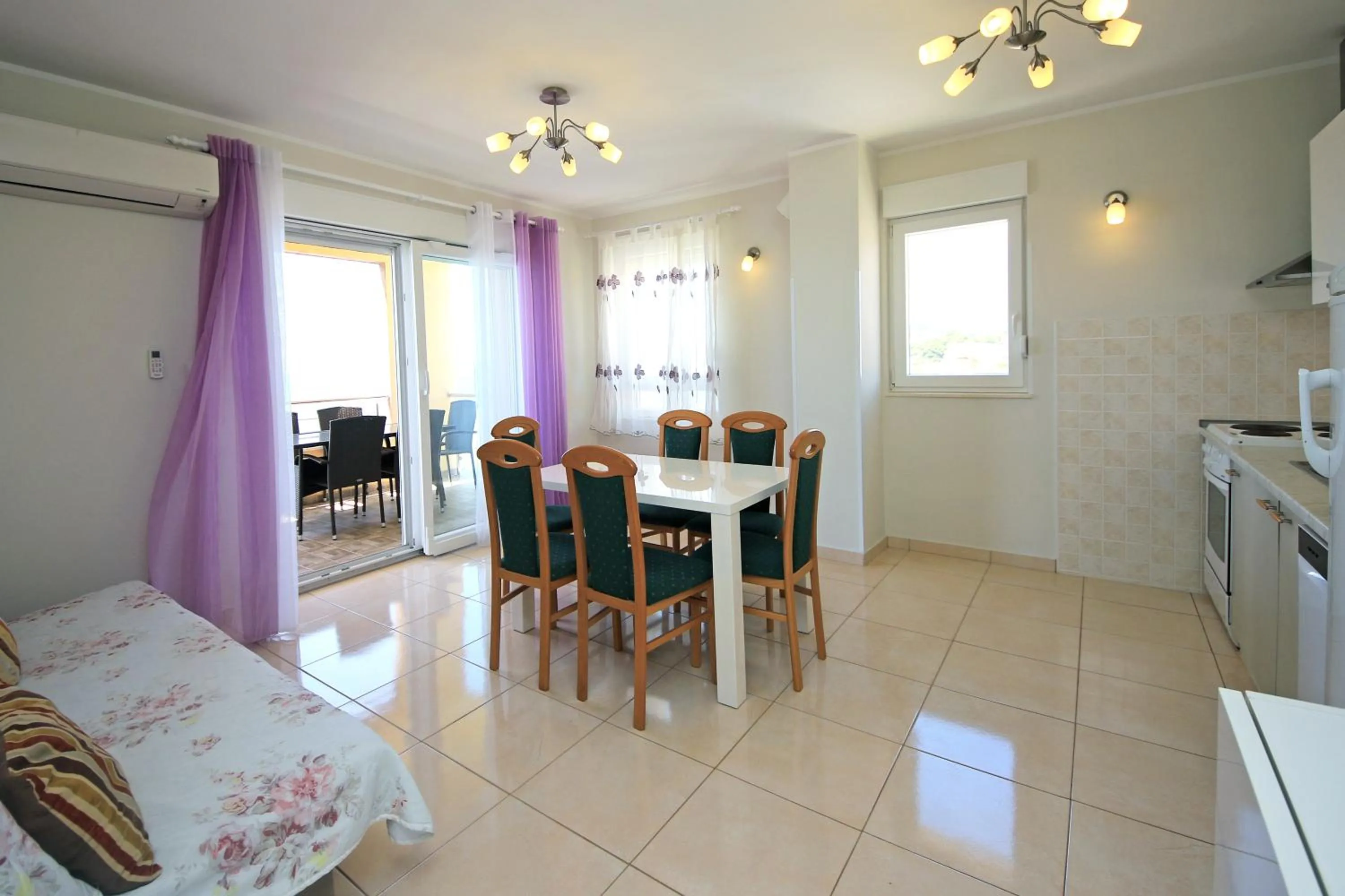 Dining area in Apartments Šuperba