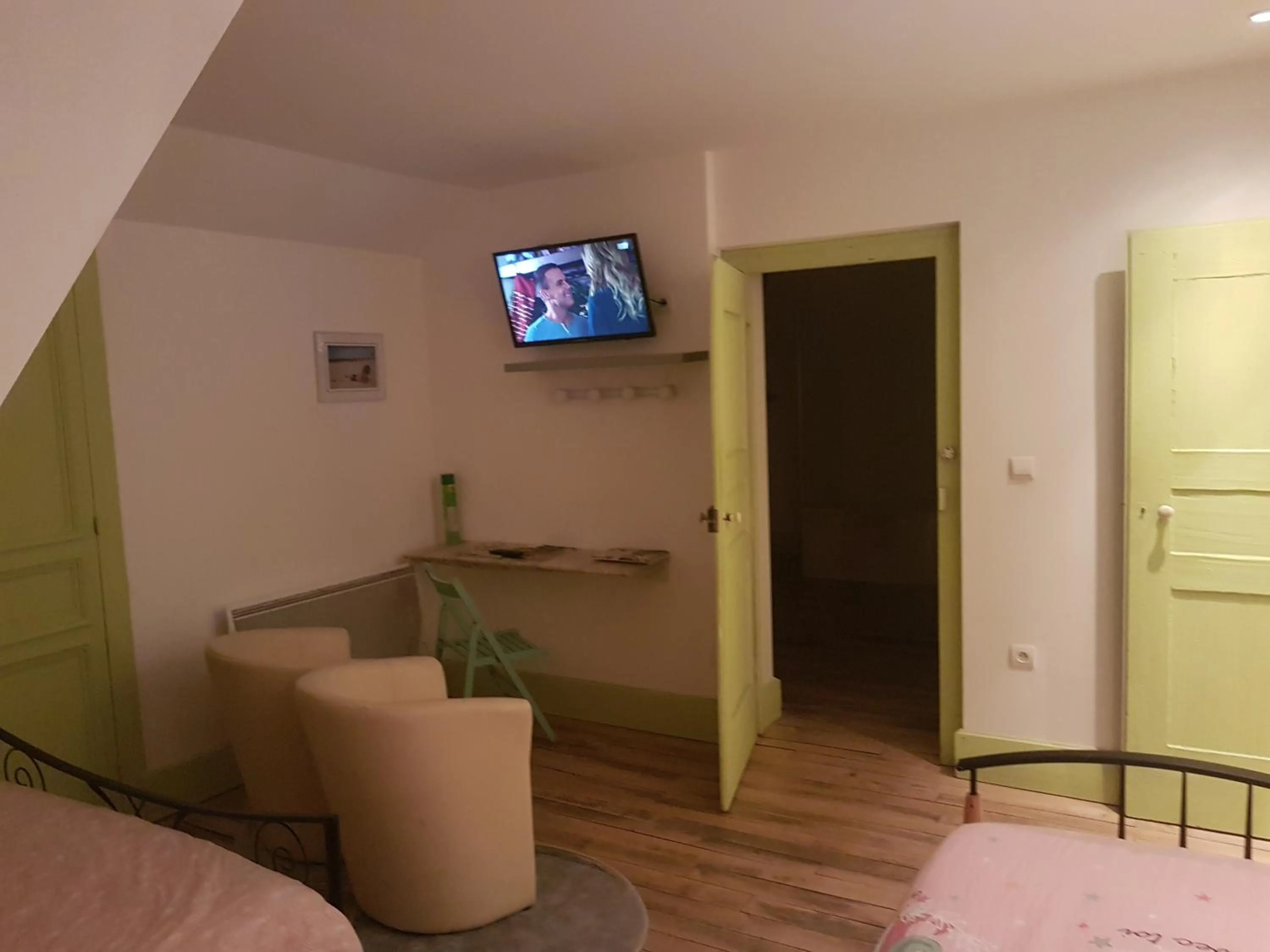 TV and multimedia, Bed in Le Betrot