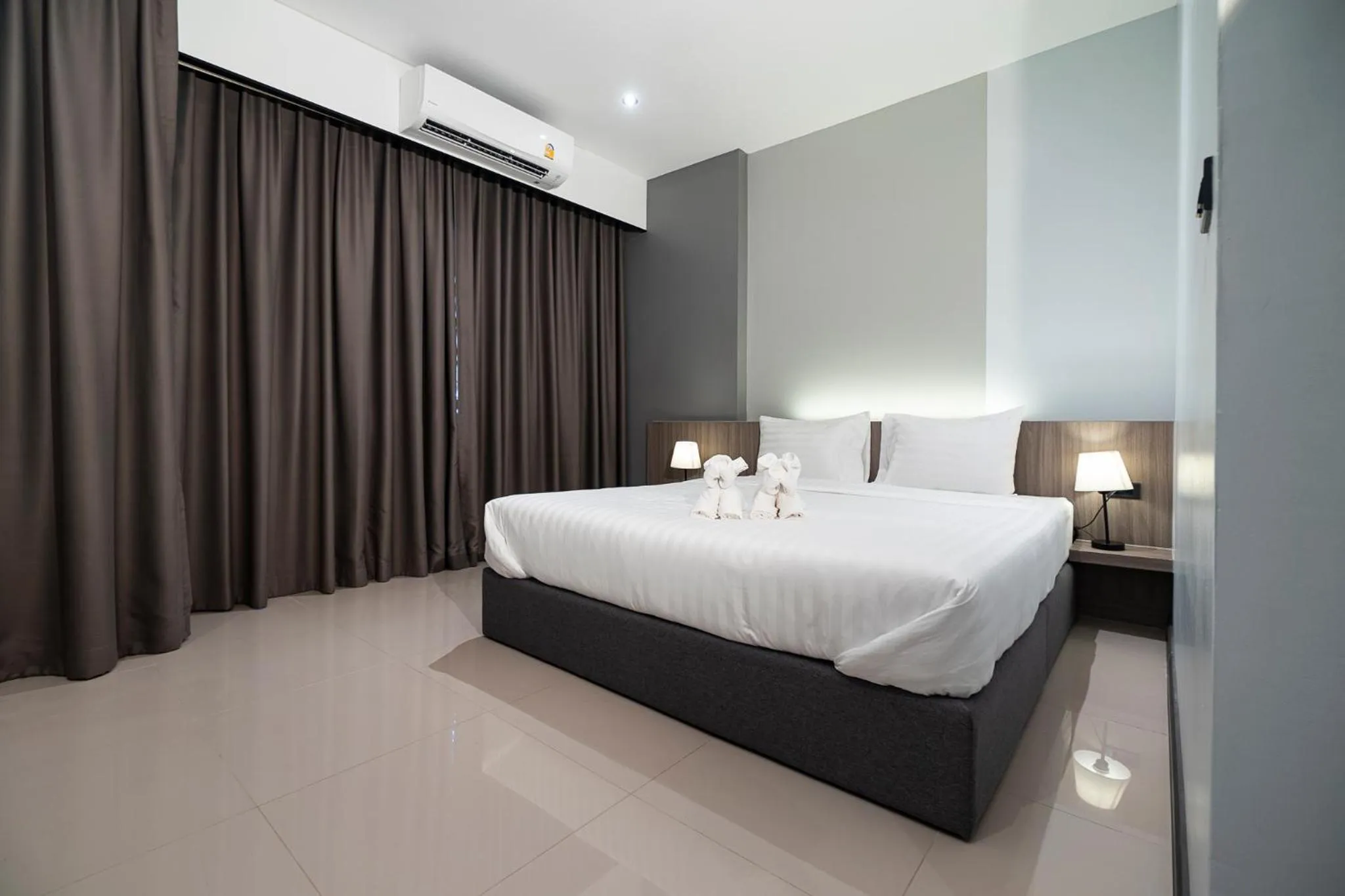 Bed in YSW Hotel Lopburi