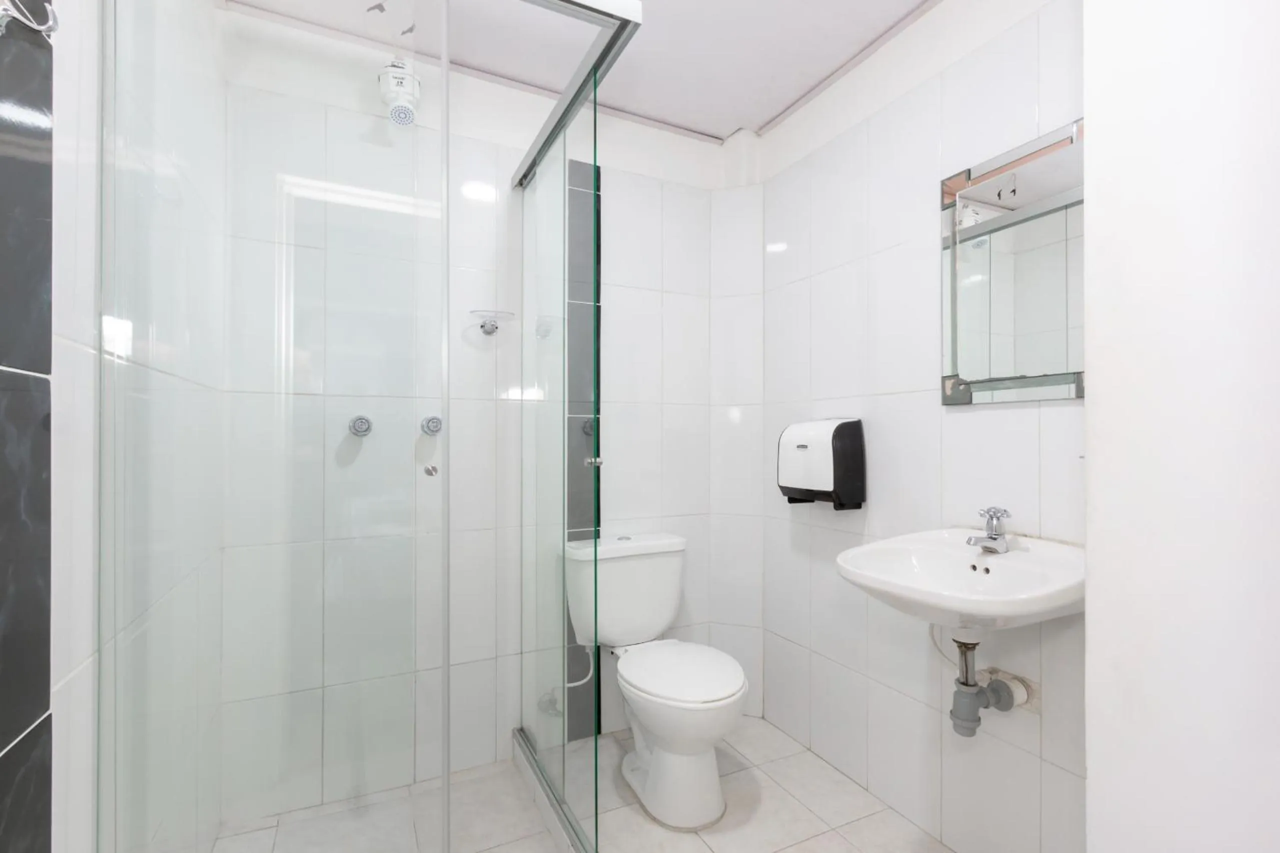 Shower in Hotel Guayacanes 70