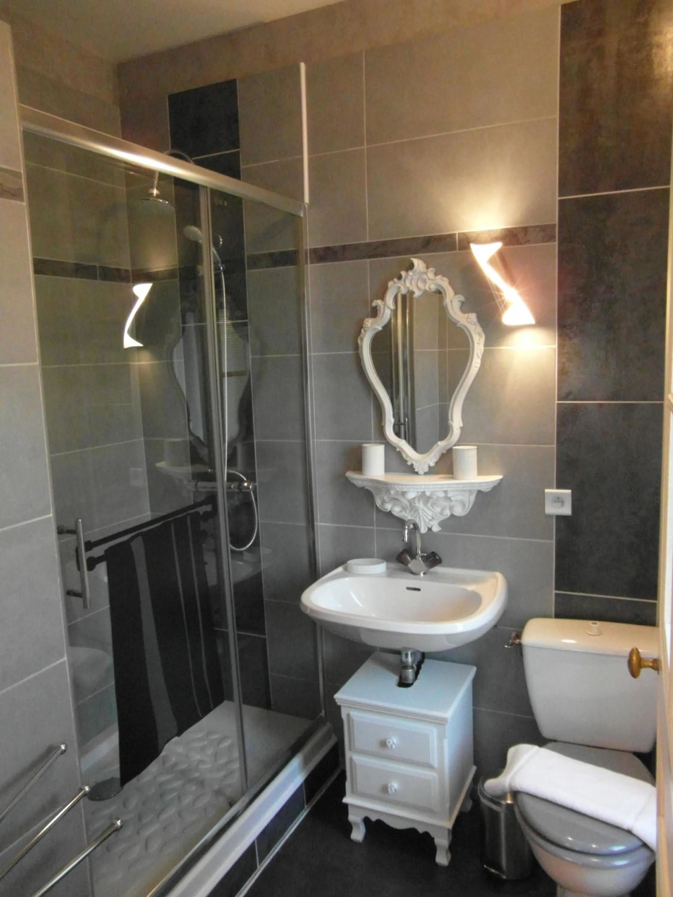 Bathroom in La Clef Dort