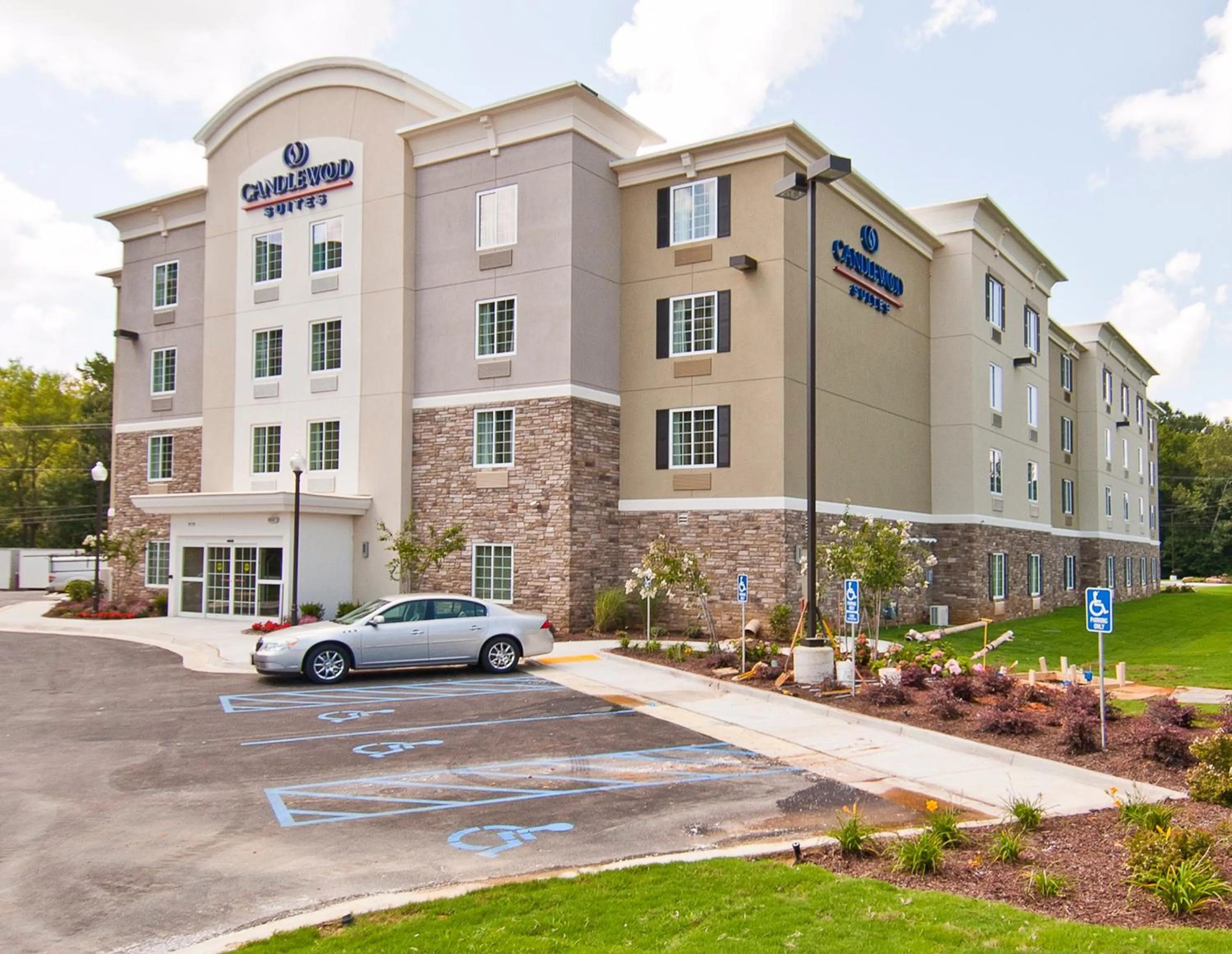 Property building in Candlewood Suites Tupelo by IHG