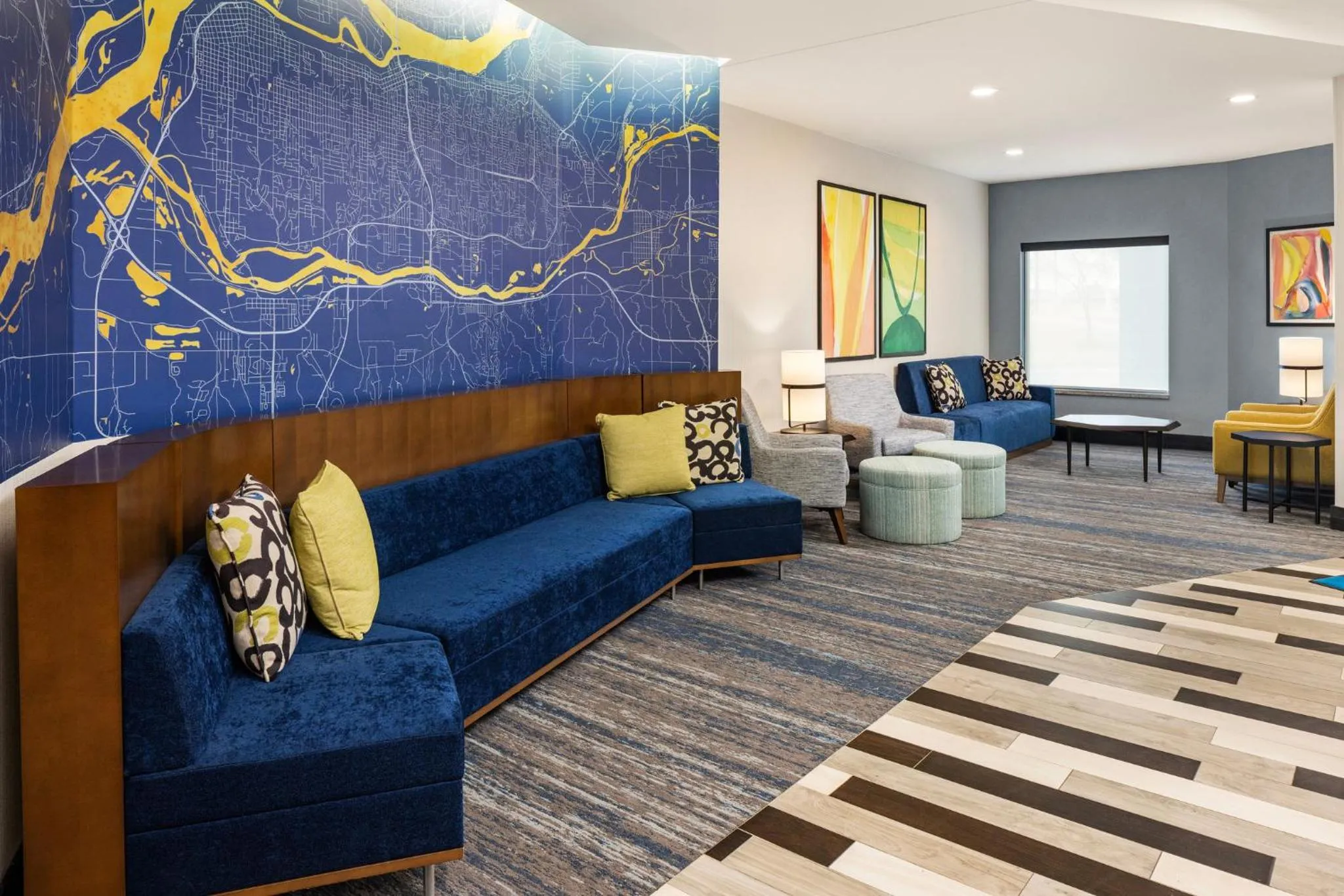 Lobby or reception in Holiday Inn Express Moline - Quad Cities Area by IHG