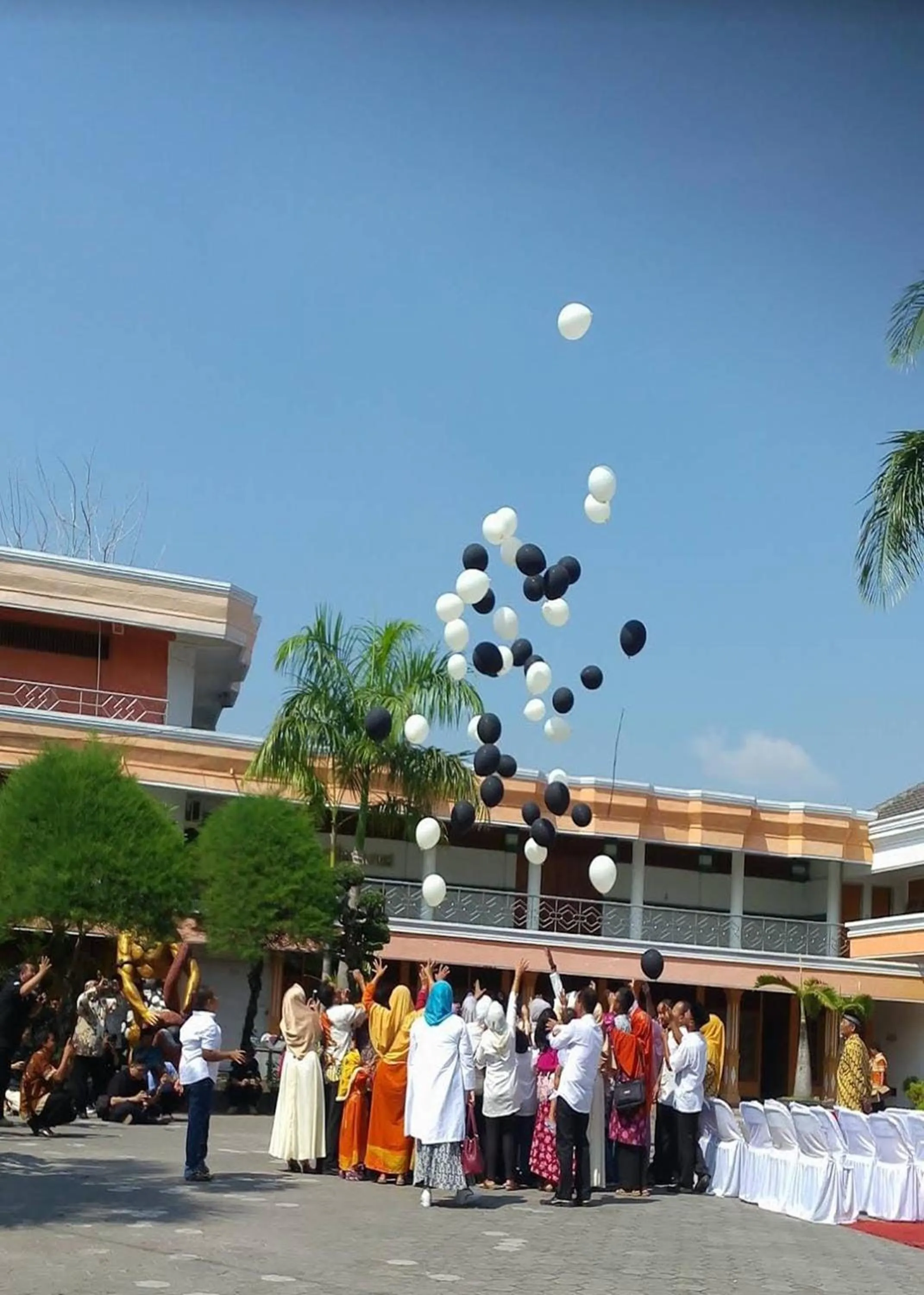 group of guests in Hotel Bima