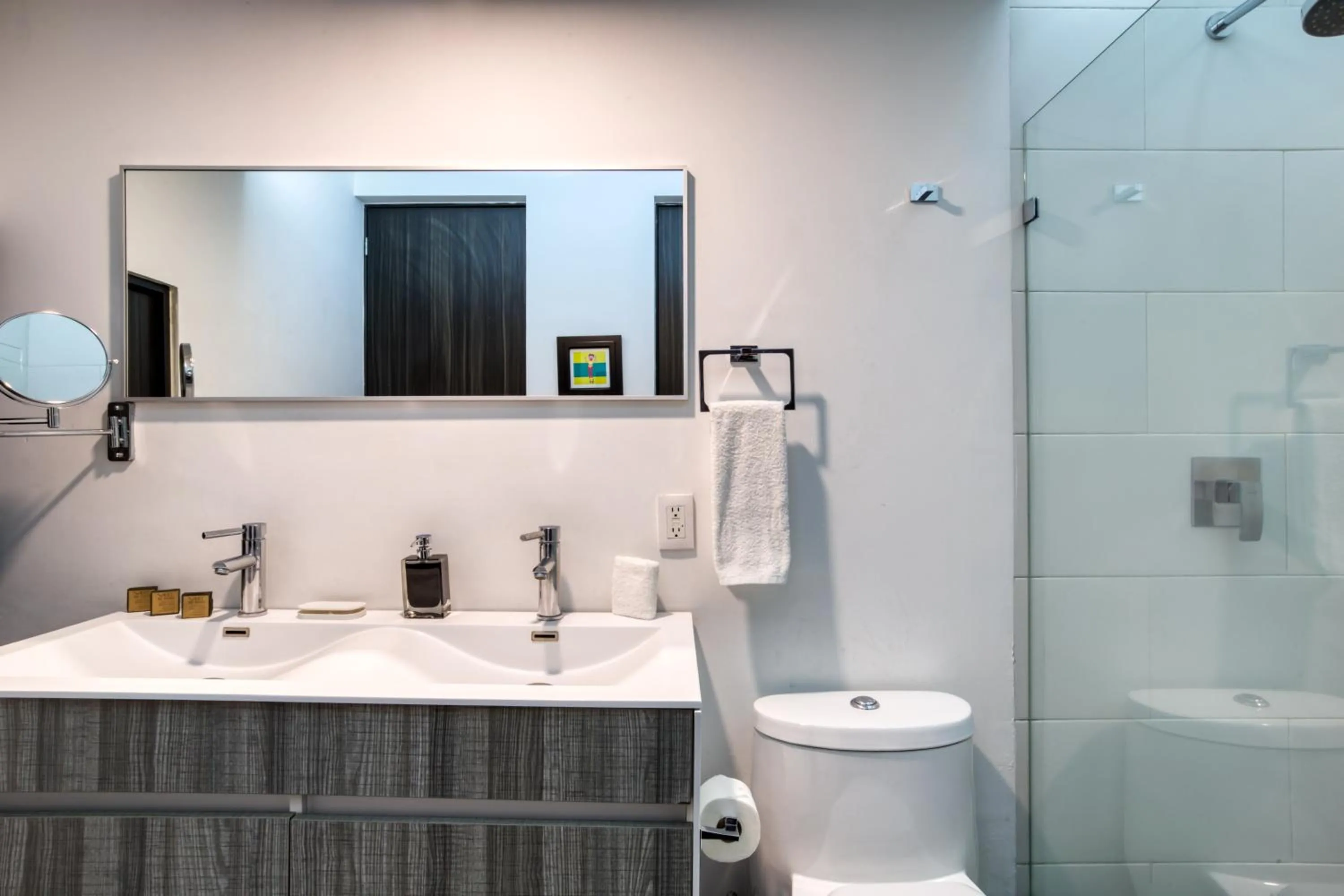 Bathroom in MEDELLIN by Mr W