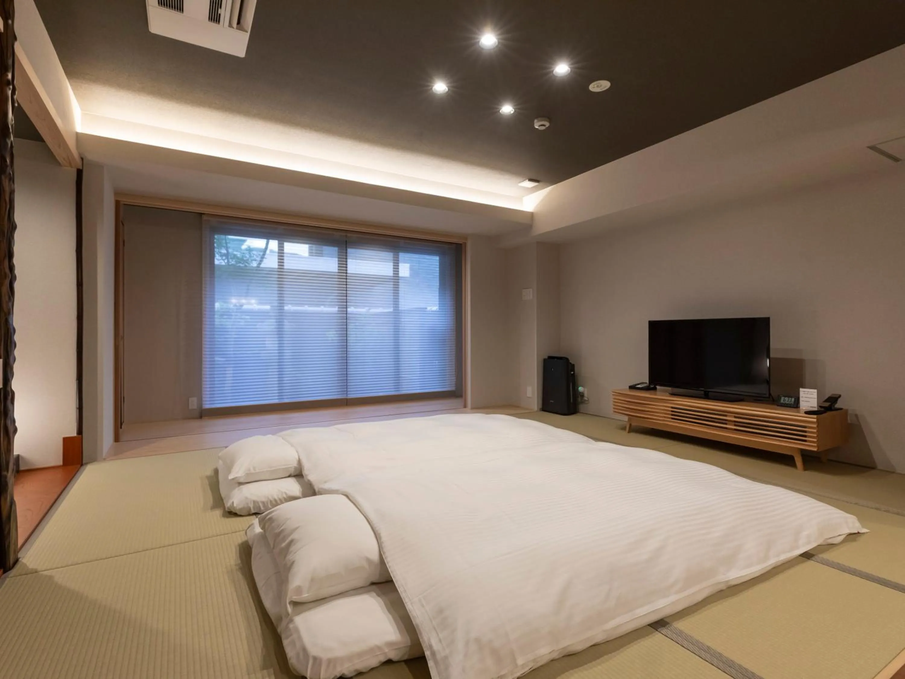 Photo of the whole room, Bed in Tabist kiki HOTEL KYOTO Gojo Karasuma