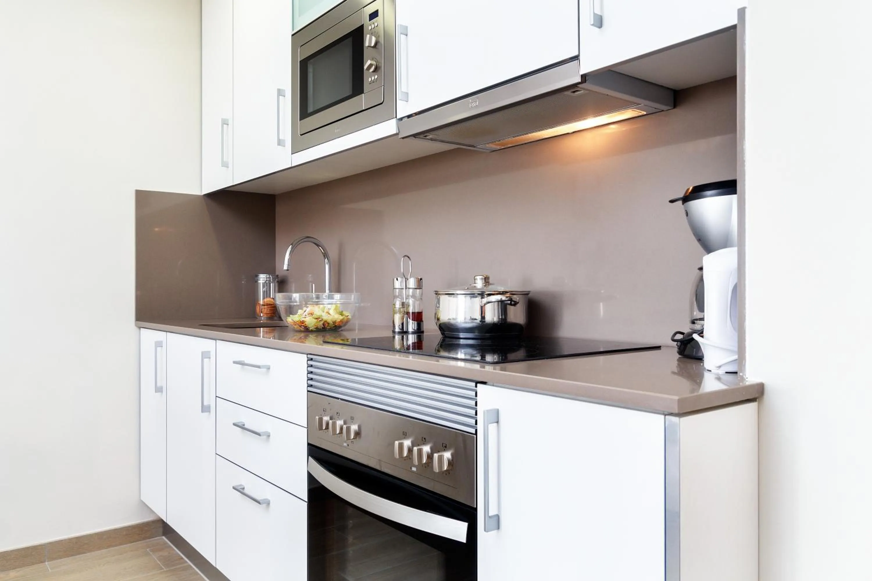 Kitchen or kitchenette in Feelathome Plaza Apartments