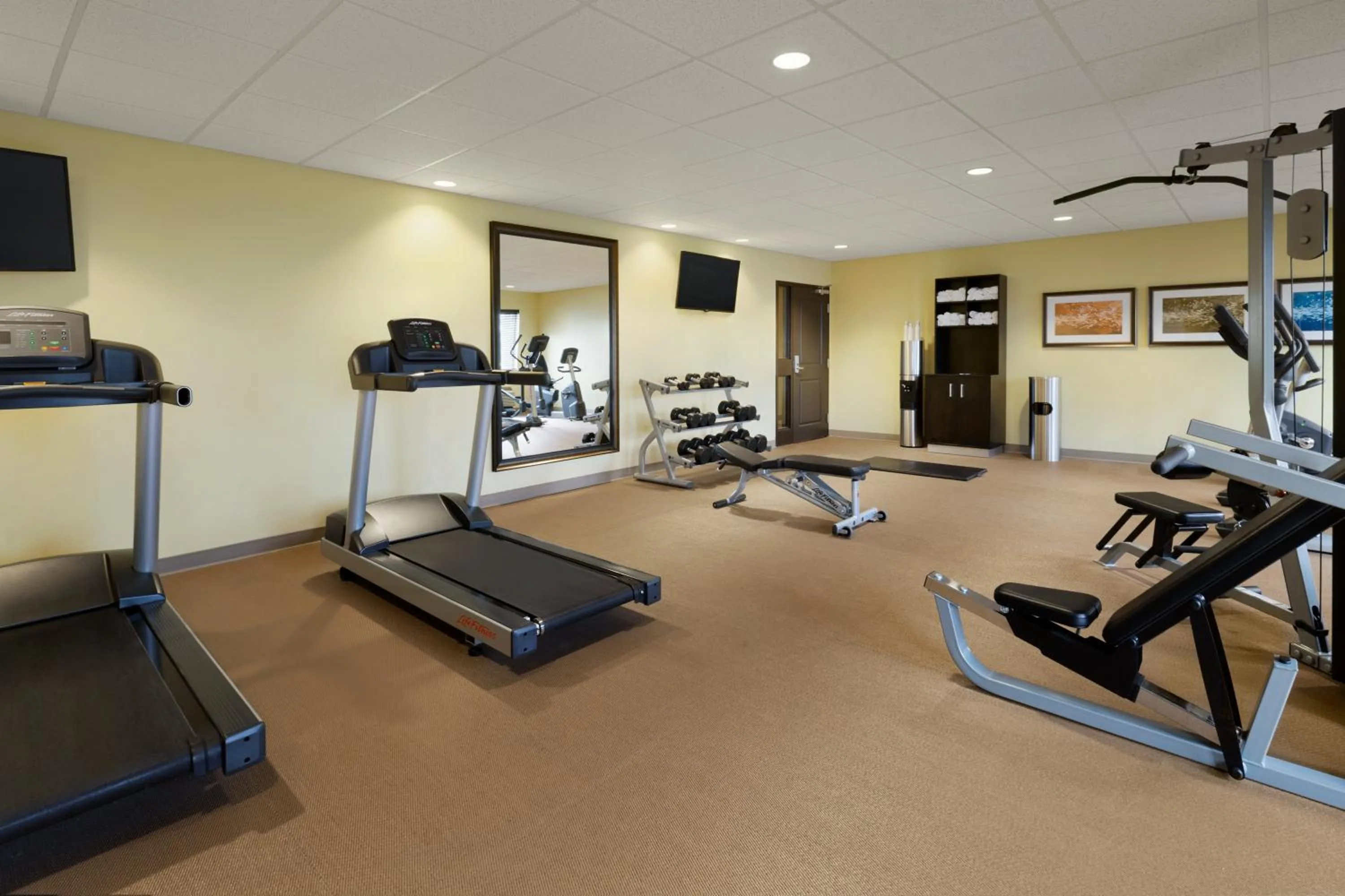Fitness centre/facilities in Staybridge Suites West Edmonton by IHG