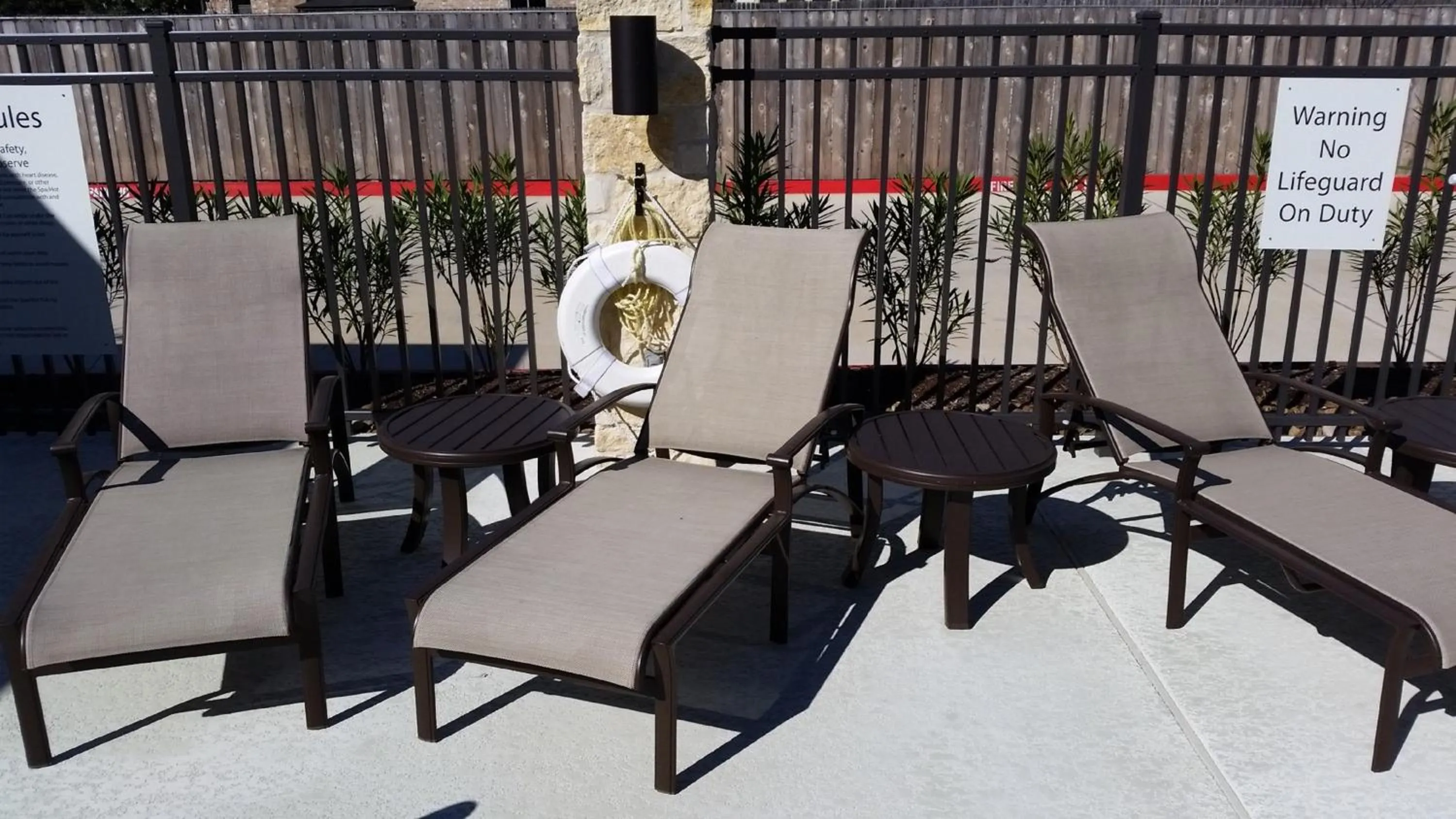 Swimming pool in Holiday Inn Express and Suites Atascocita - Humble - Kingwood by IHG