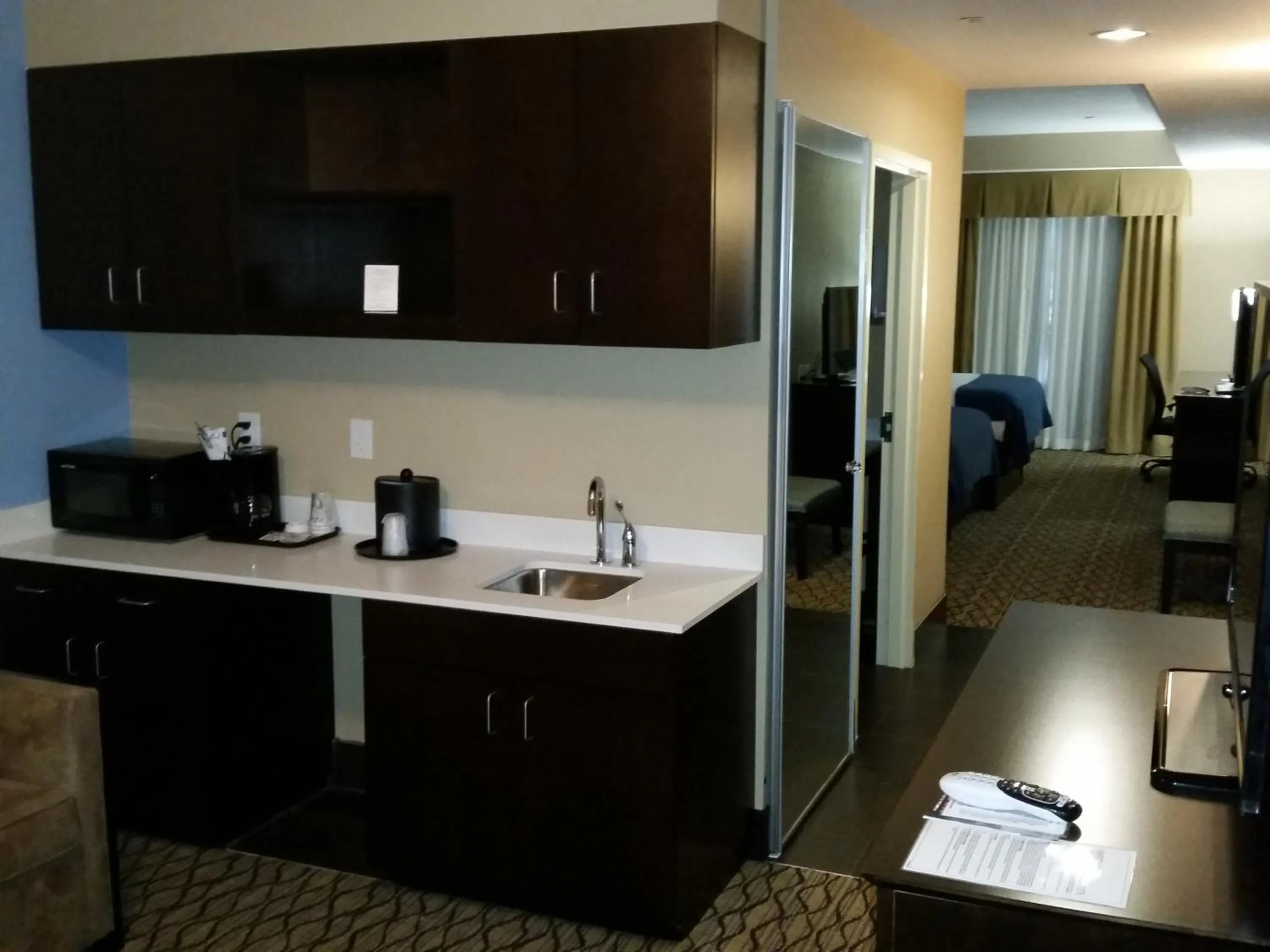 Photo of the whole room in Holiday Inn Express and Suites Atascocita - Humble - Kingwood by IHG