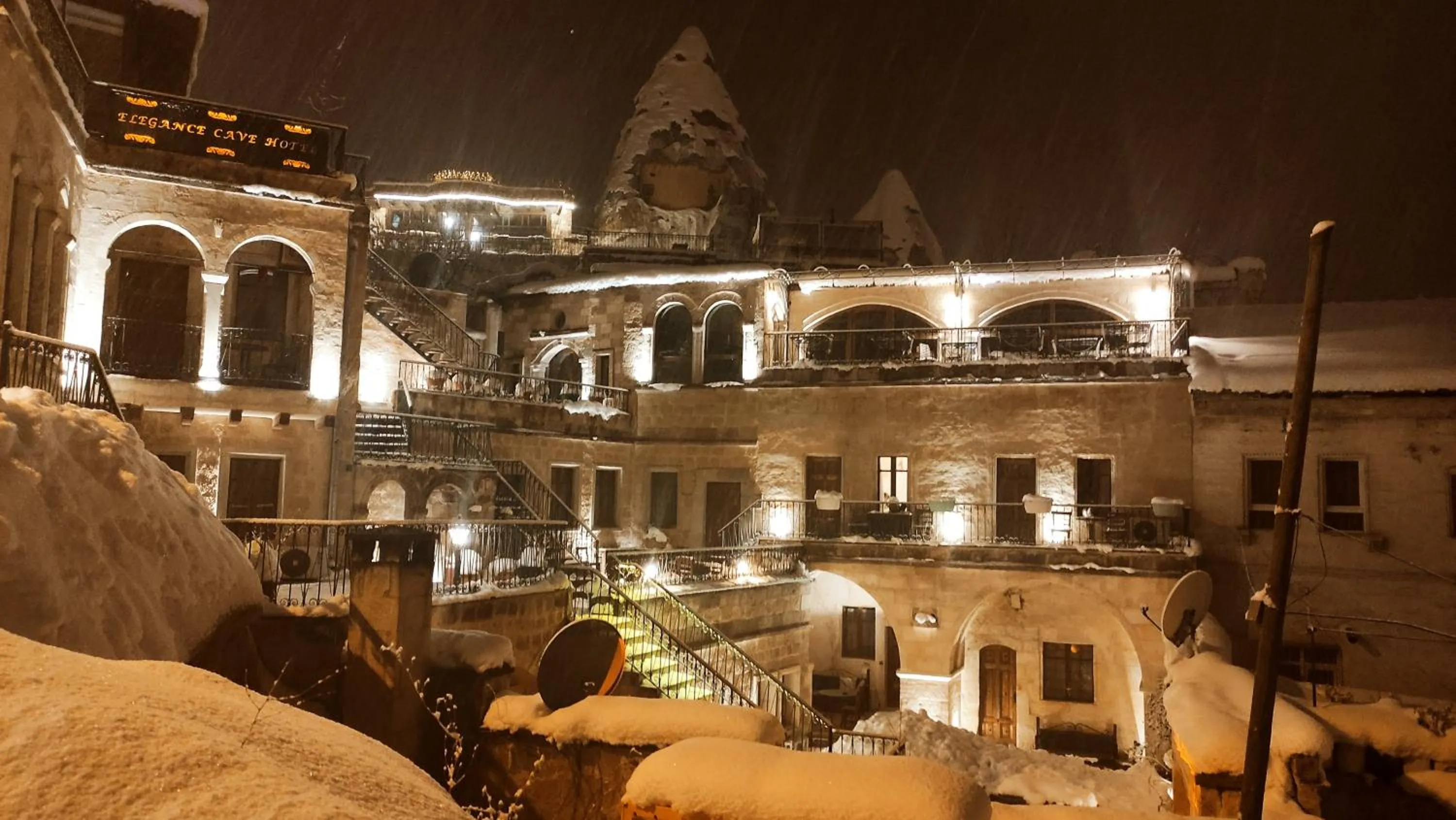 Property building in Elegance Cave Suites & Restaurant