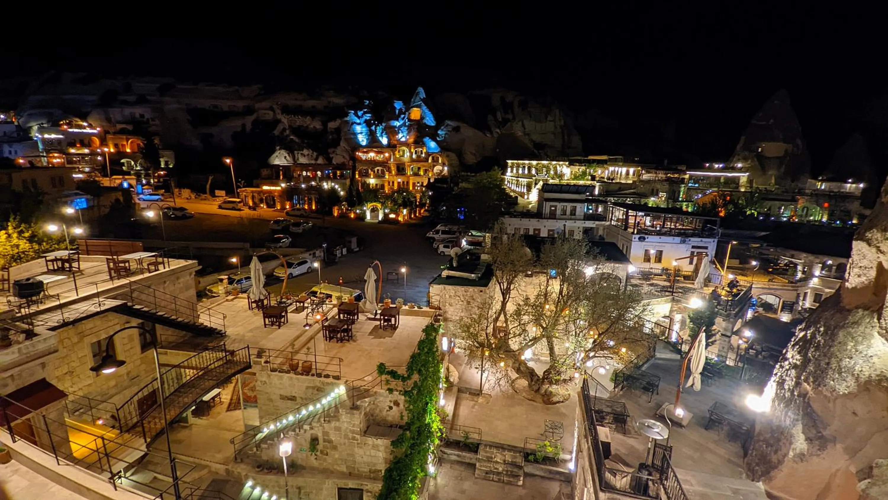 Night in Elegance Cave Suites & Restaurant