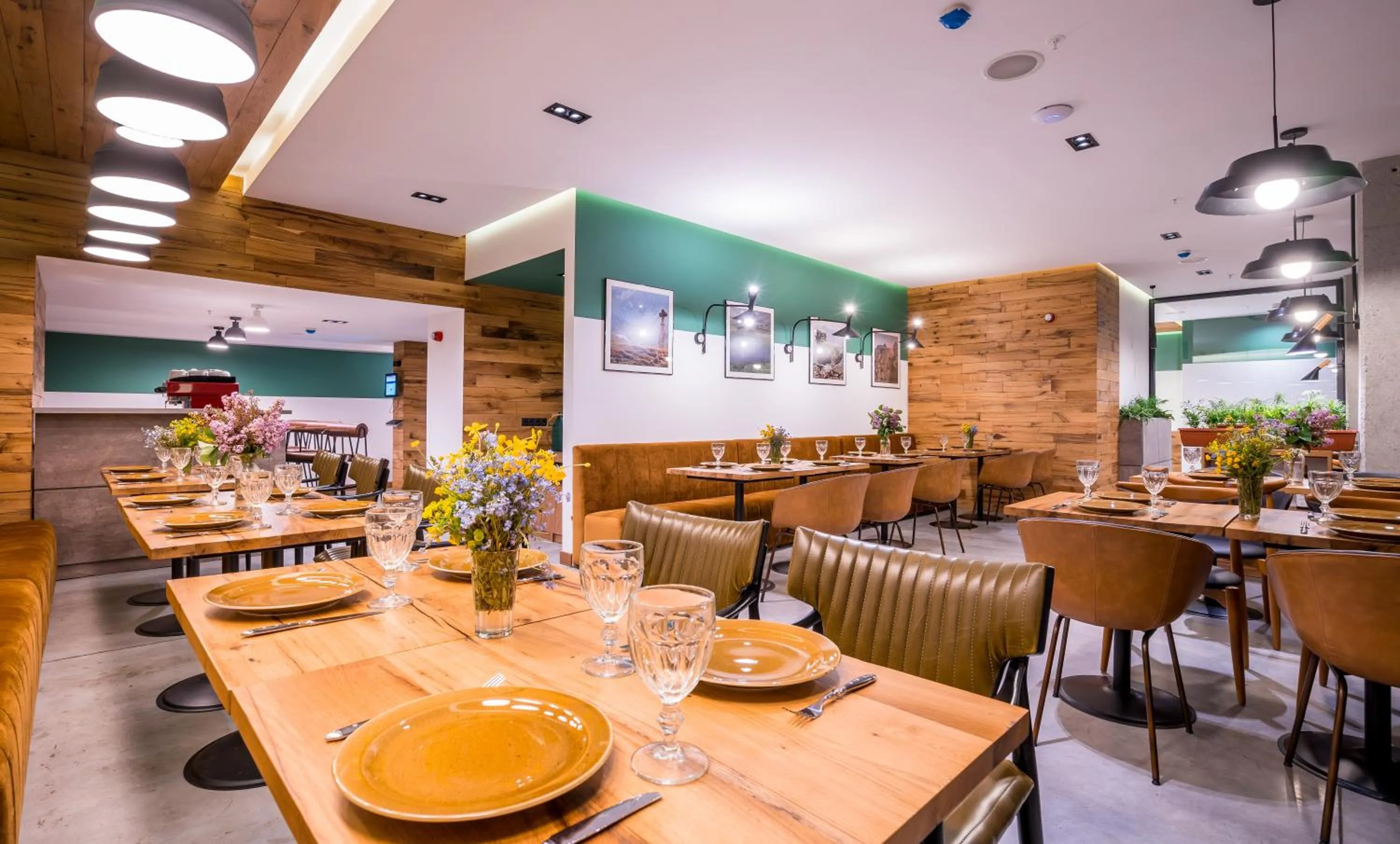 Restaurant/places to eat in Step Inn - Kazbegi