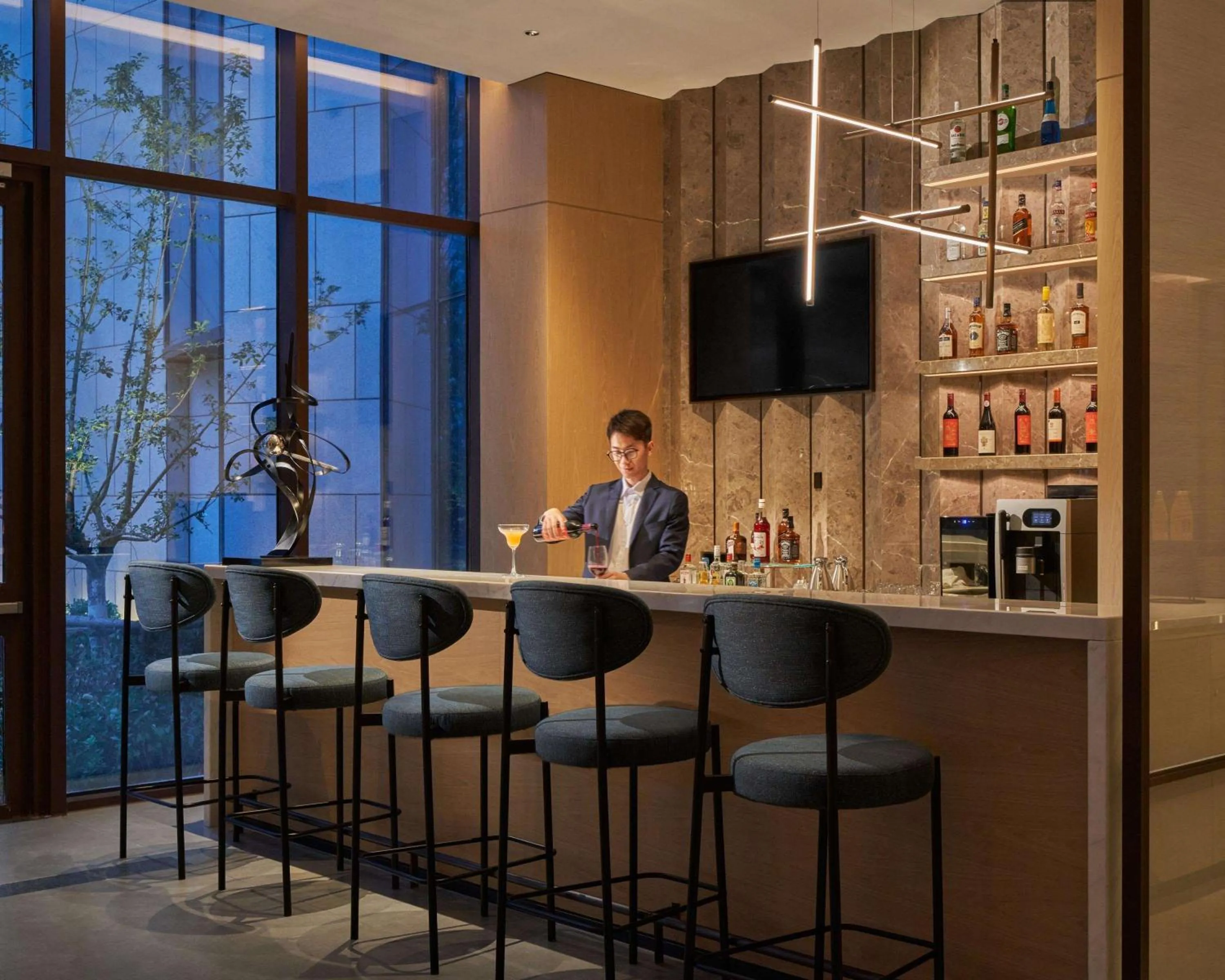 Lounge or bar in Hyatt Place Yantai Development Zone