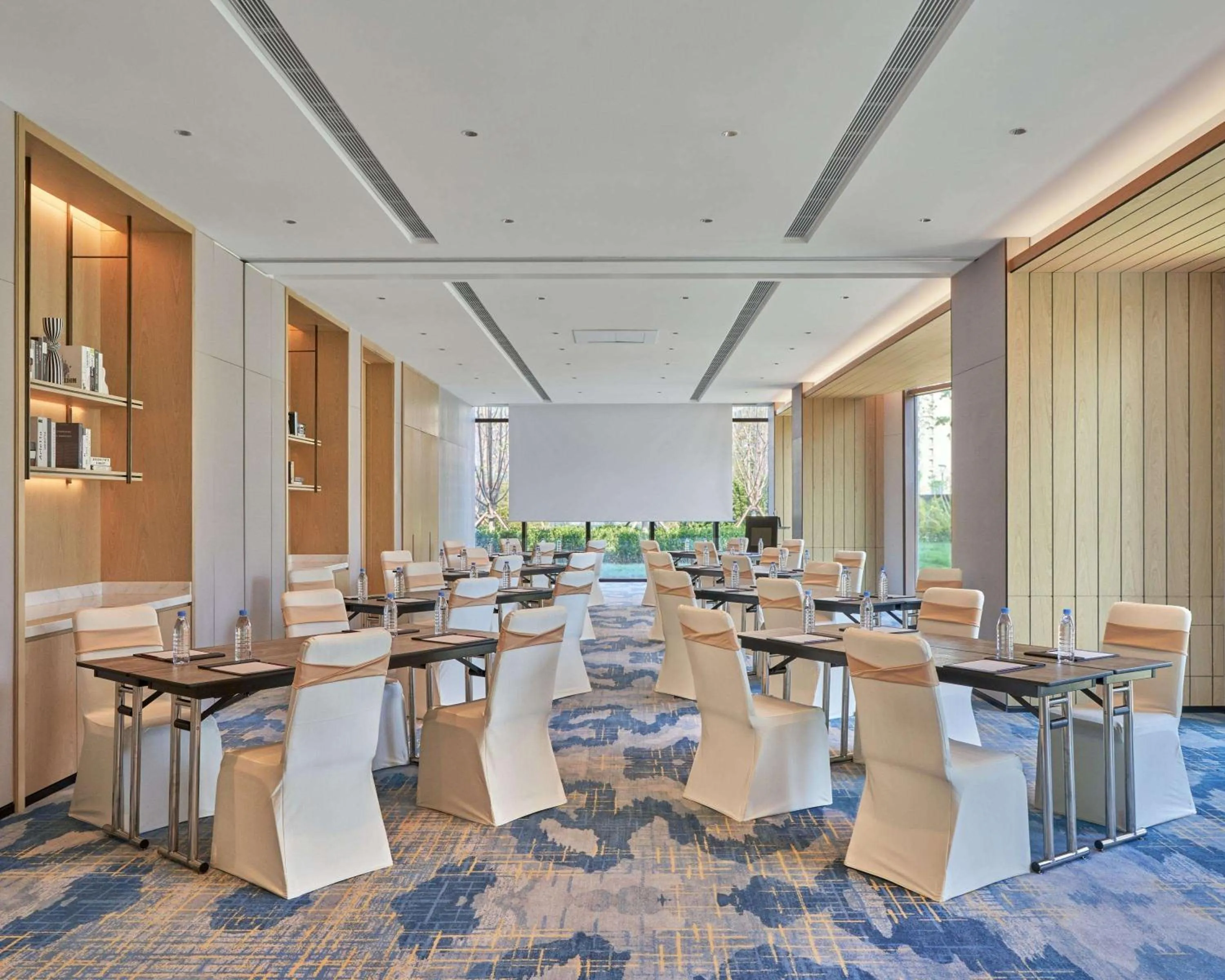 Meeting/conference room in Hyatt Place Yantai Development Zone