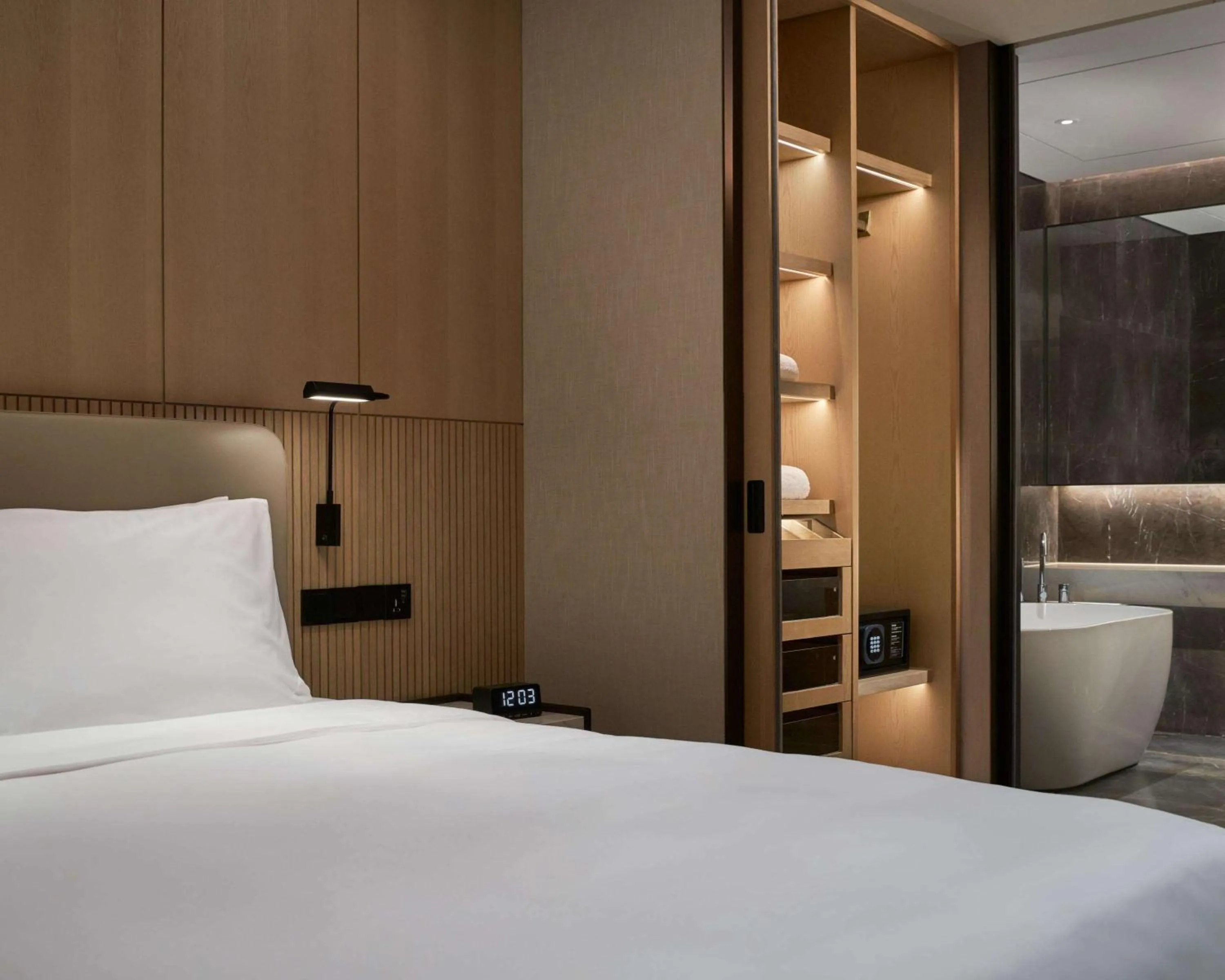 Photo of the whole room, Bed in Hyatt Place Yantai Development Zone
