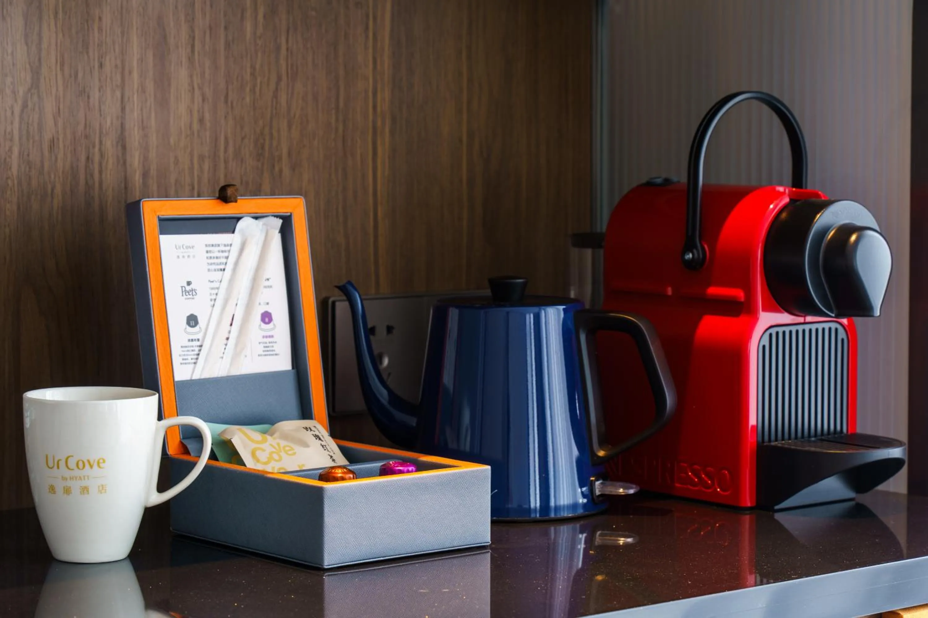 Coffee/tea facilities in UrCove by HYATT Futian CBD-毗邻福田站和星河COCO Park 尊享免费迷你吧