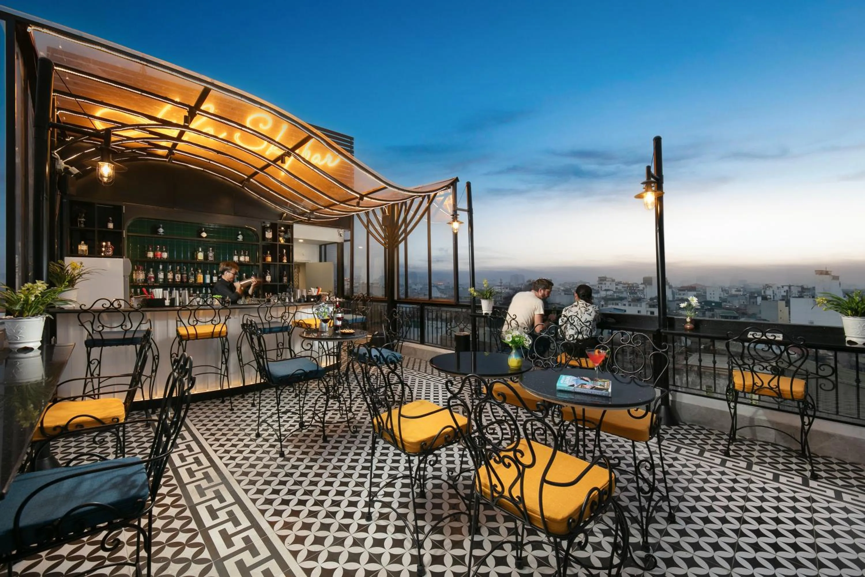 Lounge or bar in Amira Hotel Hanoi