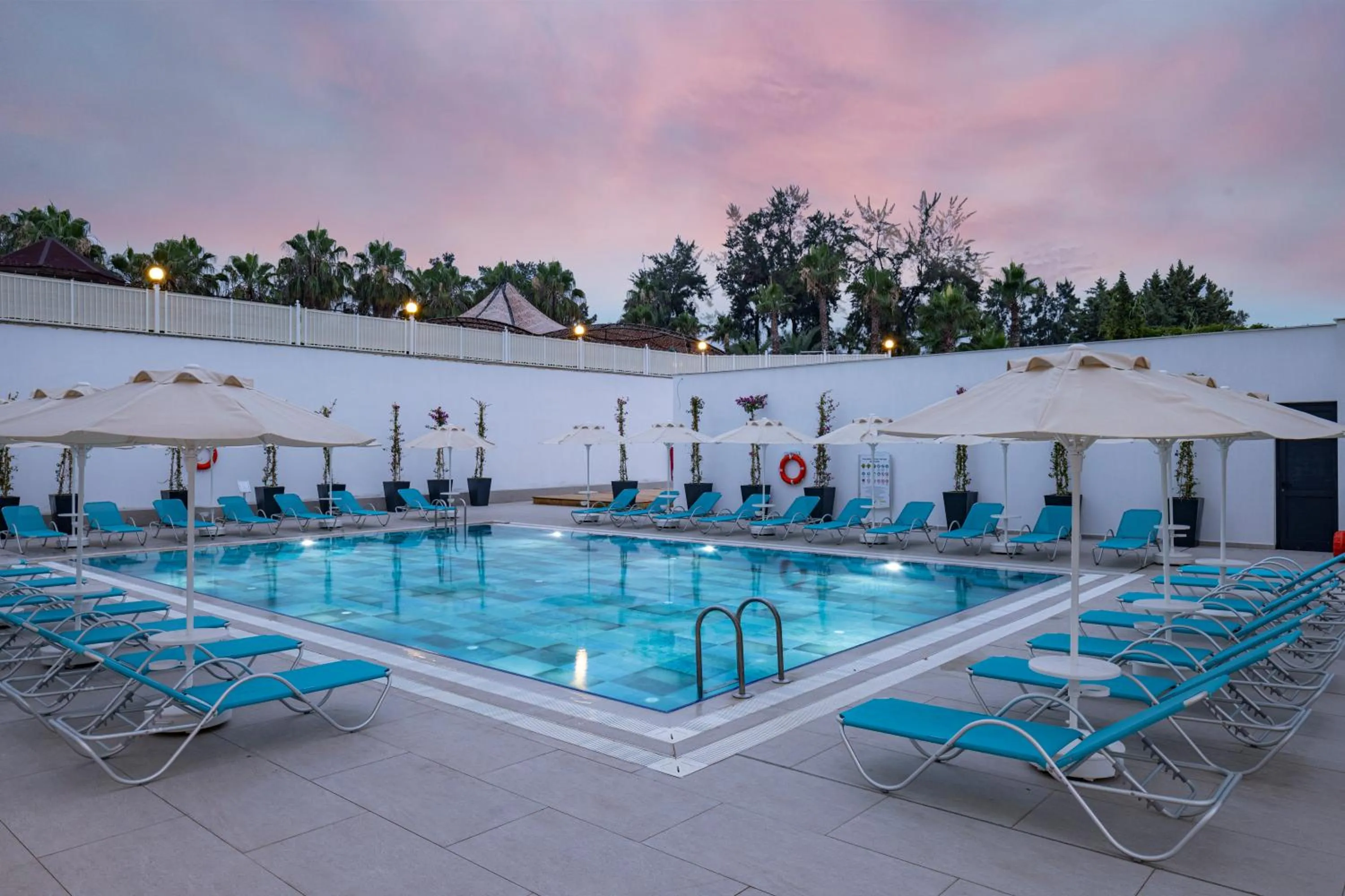 Swimming pool in Arcanus Hotels Trendline Side