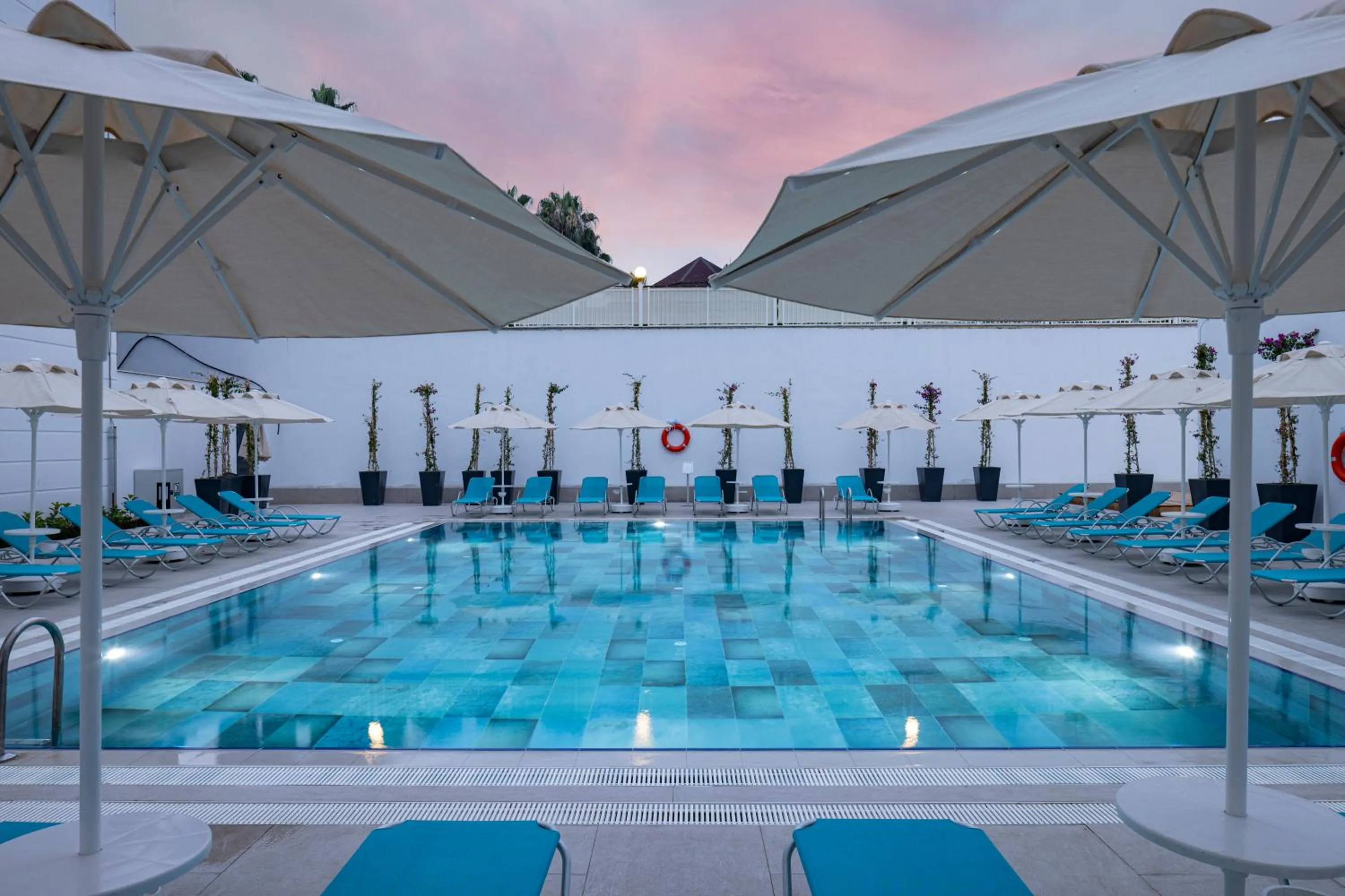 Swimming pool in Arcanus Hotels Trendline Side